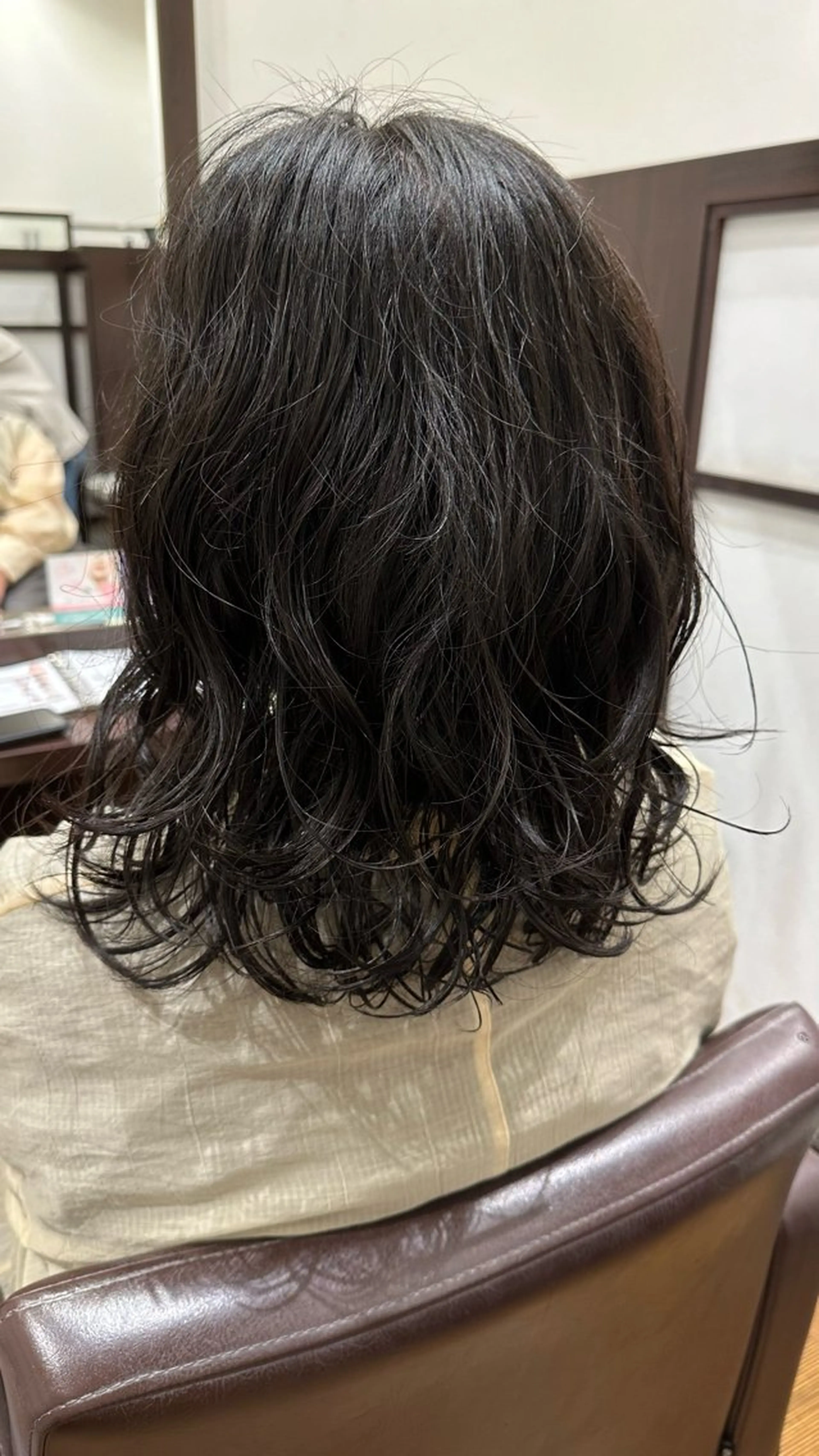 ミディアム ミディアムパーマ レイヤーカット 野口 浩志のヘアスタイル