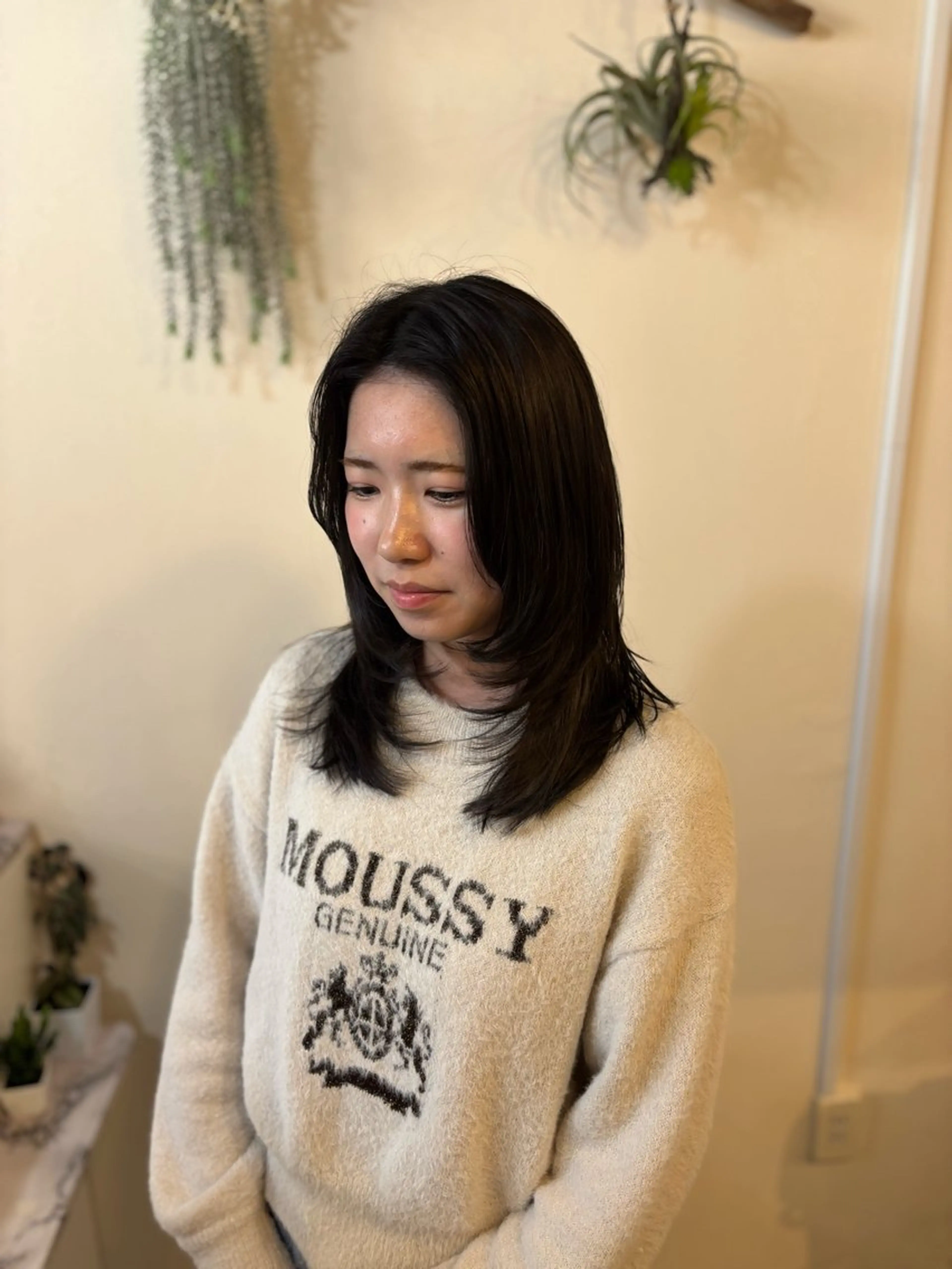 ミディアム カラー 黒髪 顔周りカット レイヤーカット 小顔カット カット ヘアカラー トリートメント Sherry/R 三川町　山本なつみのヘアスタイル