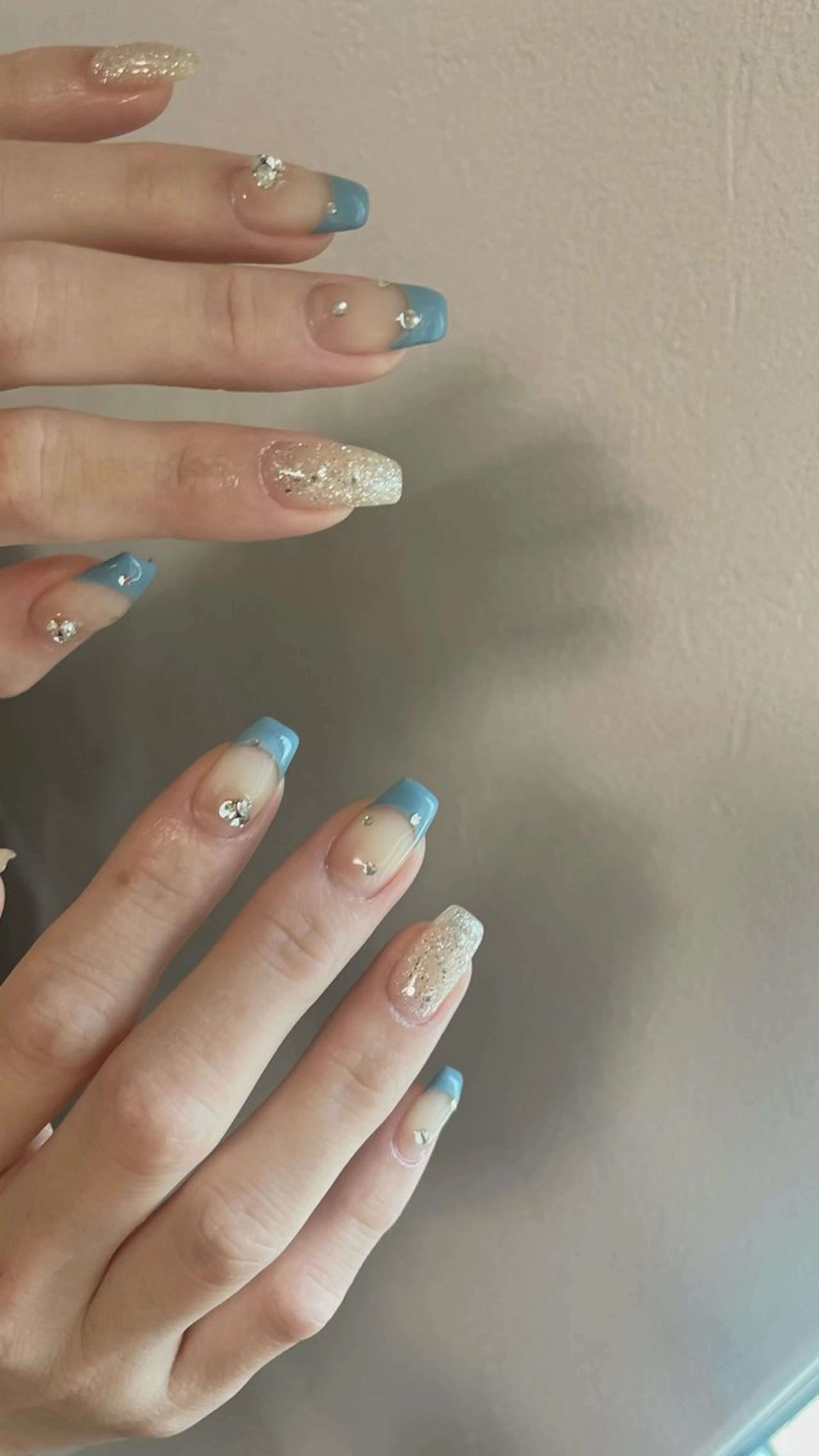 ネイル ブルー フレンチネイル キラキラネイル 近藤 恵理のネイルデザイン