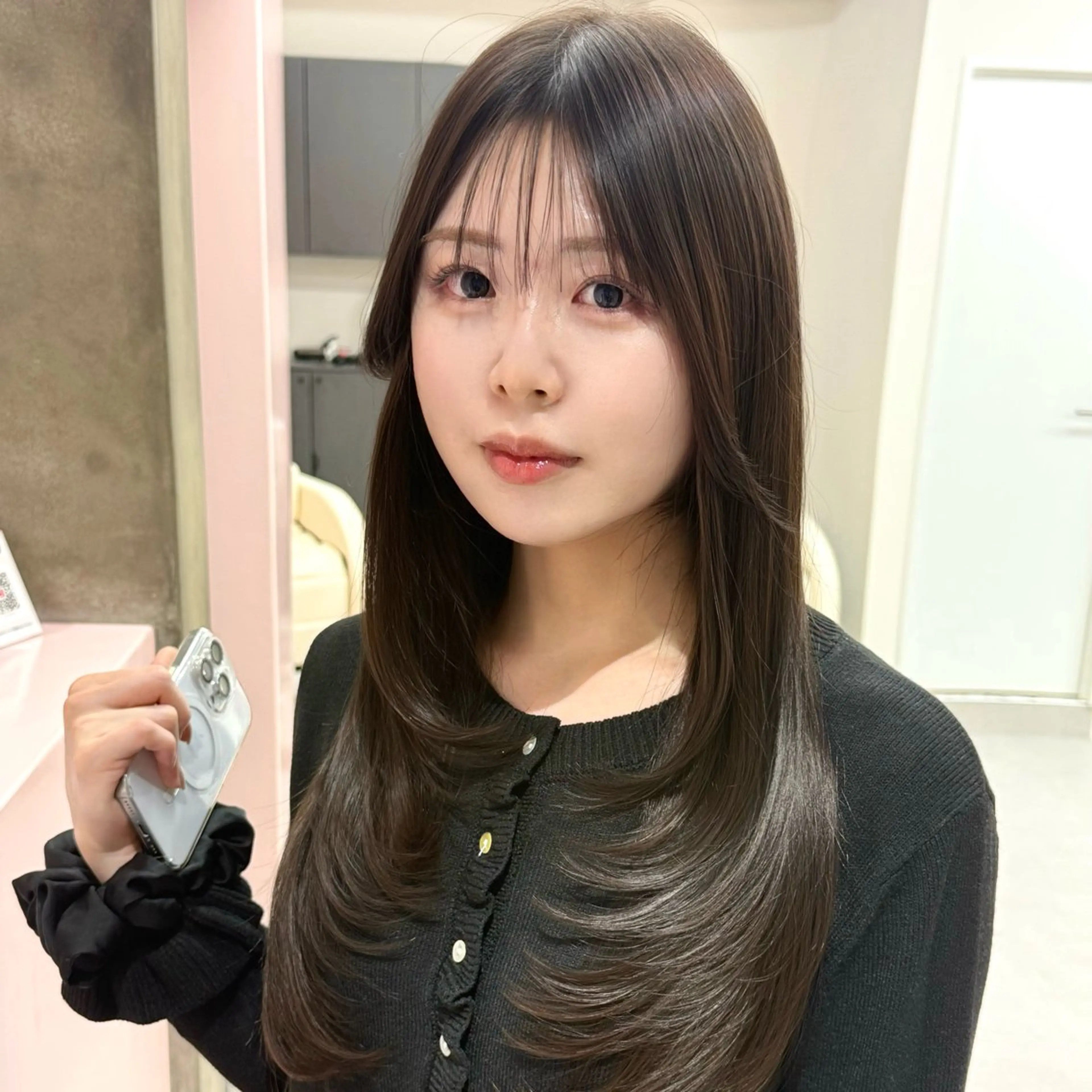 ロング レイヤーカット 縮毛矯正 カット ヘアカラー 鍋田/ 渋谷/ 縮毛矯正／レイヤーのヘアスタイル