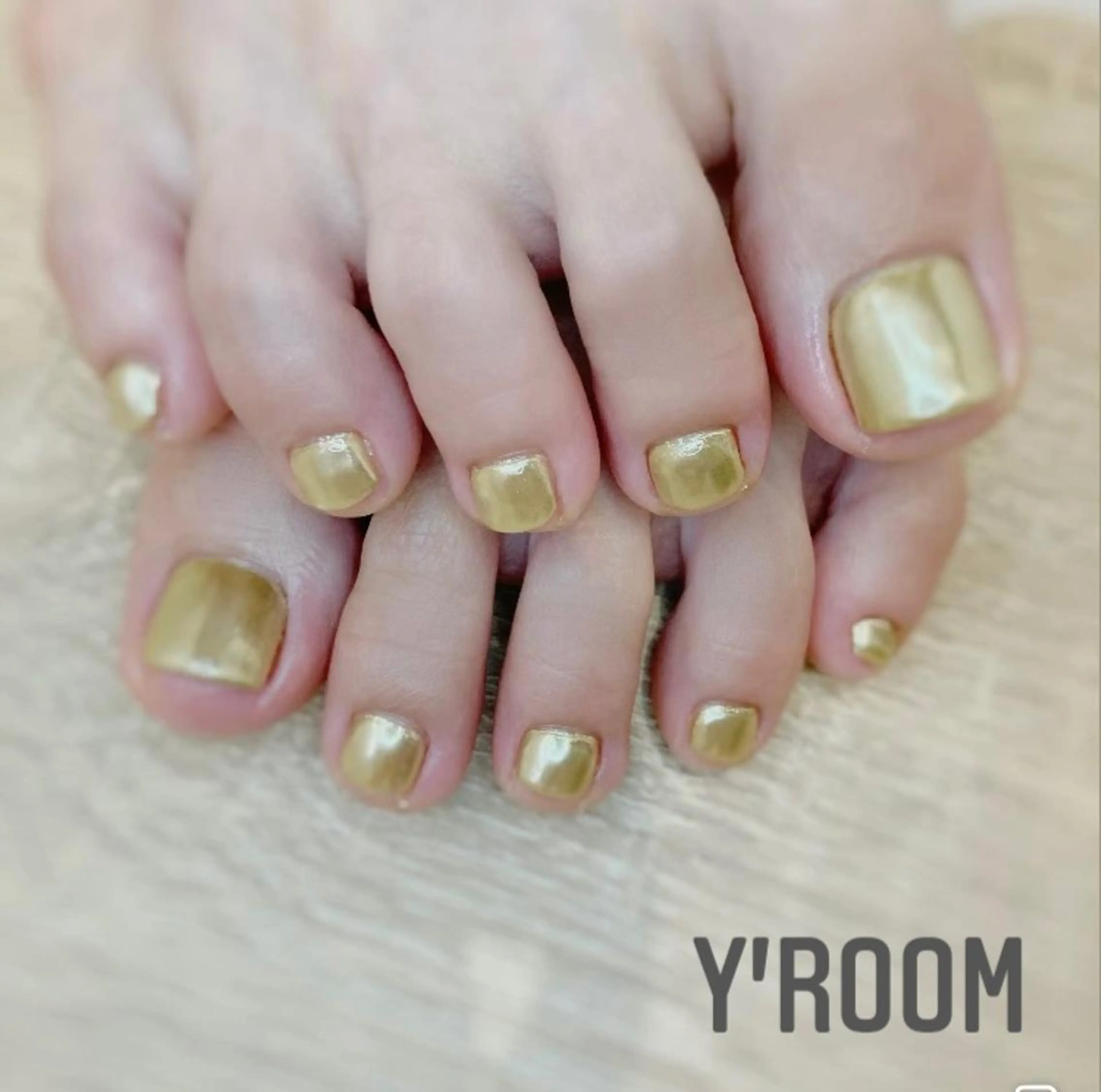 ネイル オーロラネイル フラッシュネイル フットネイル ジェルネイル 氷ネイル・うるうるネイル YUKA （ネイリスト）のネイルデザイン