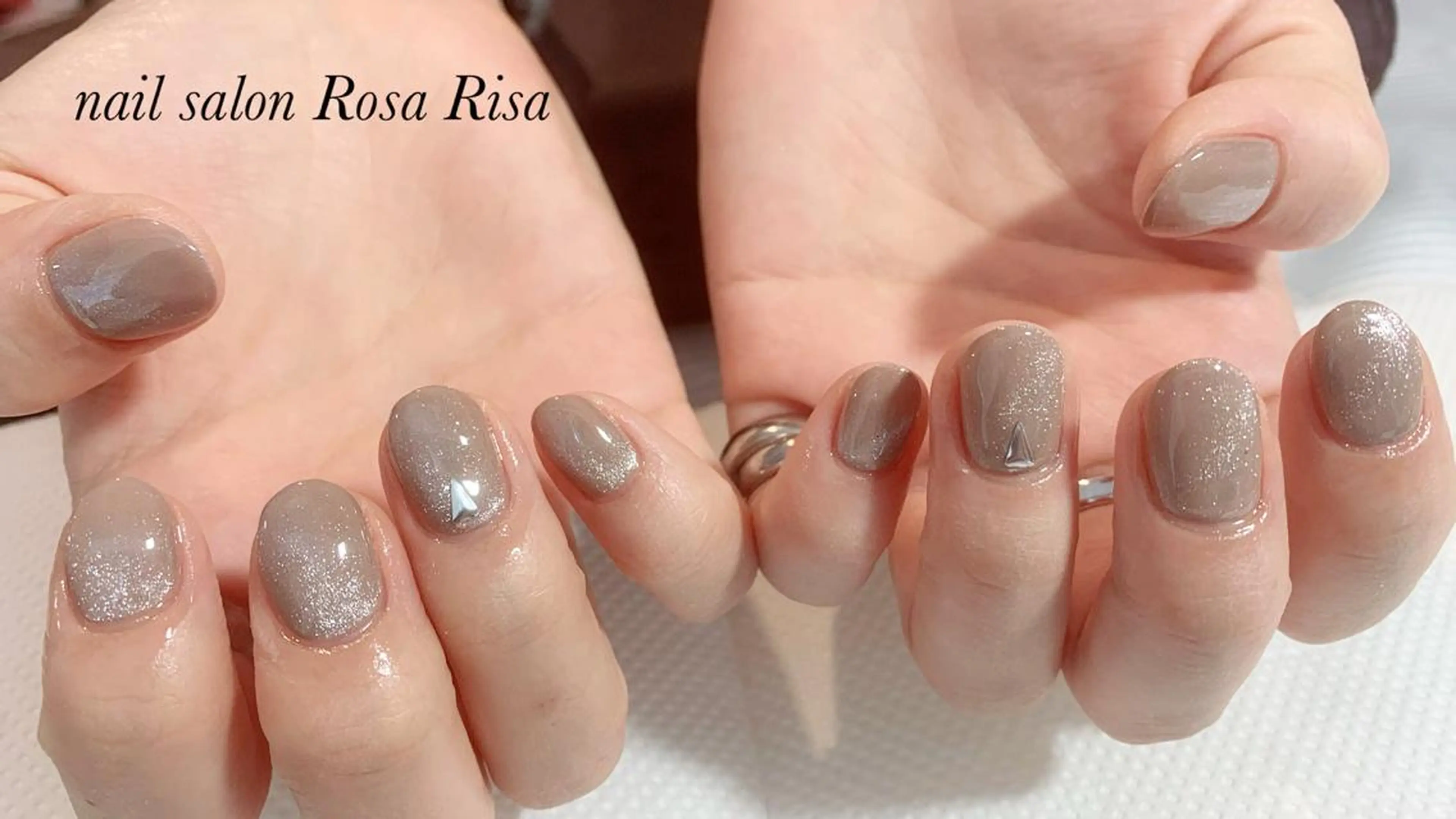 ショート ネイル マグネットネイル ネイルスタジオ シェイクユアハンズのネイルデザイン