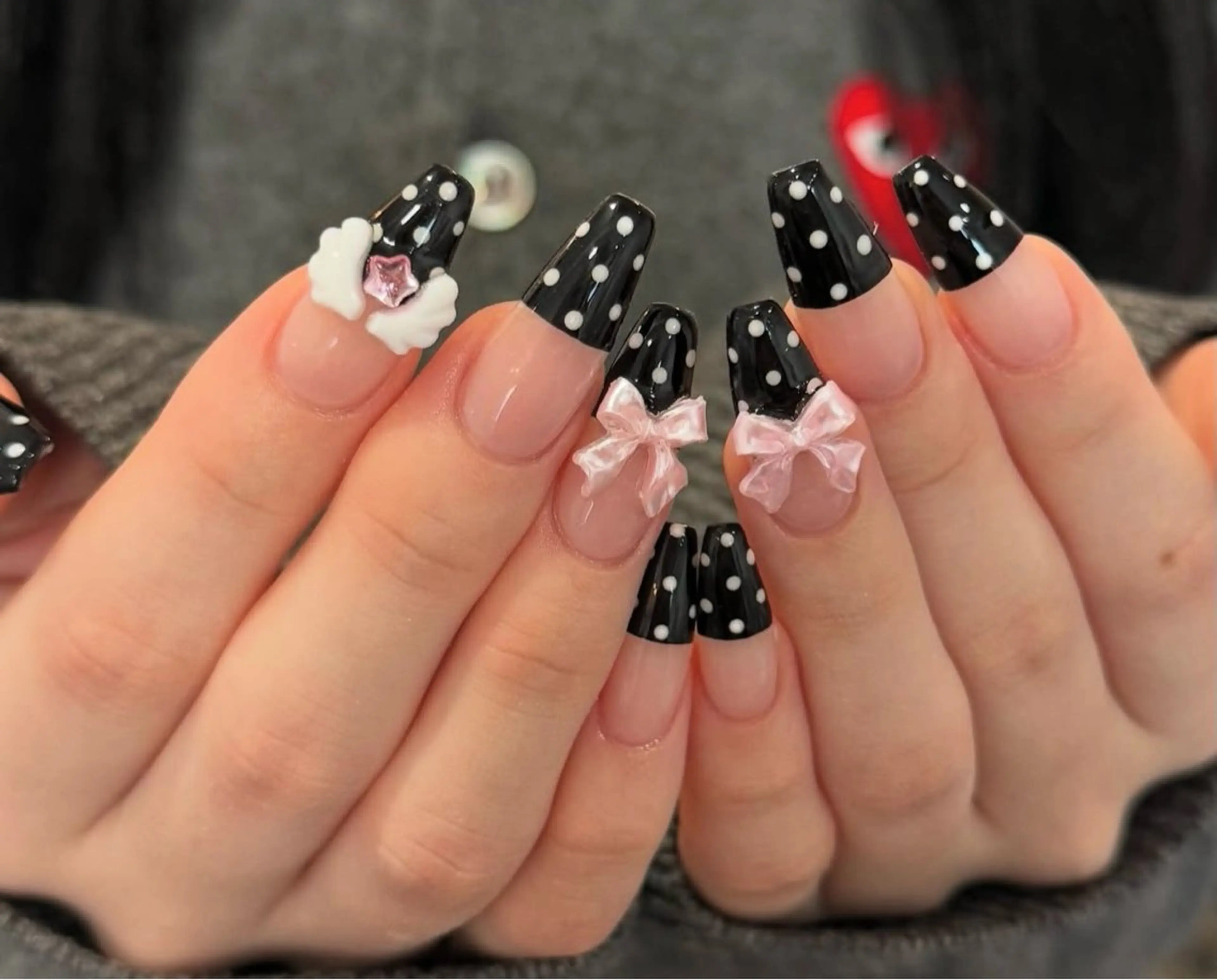 ネイル グラデーション キラキラネイル ワンカラーネイル 冬ネイル Jenn Nail Salonのネイルデザイン