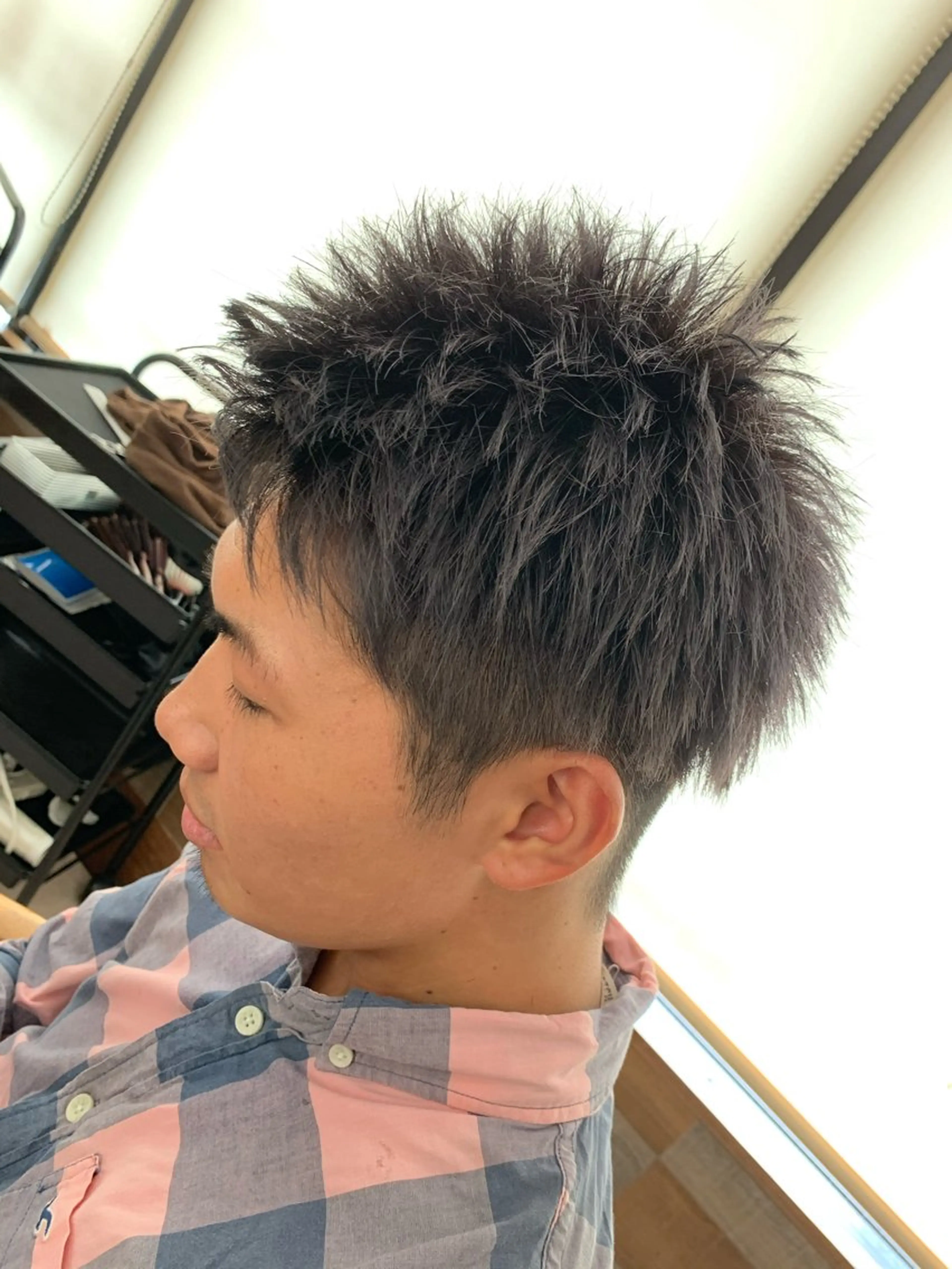 ショート カラー メンズ 比嘉 秀弥のヘアスタイル