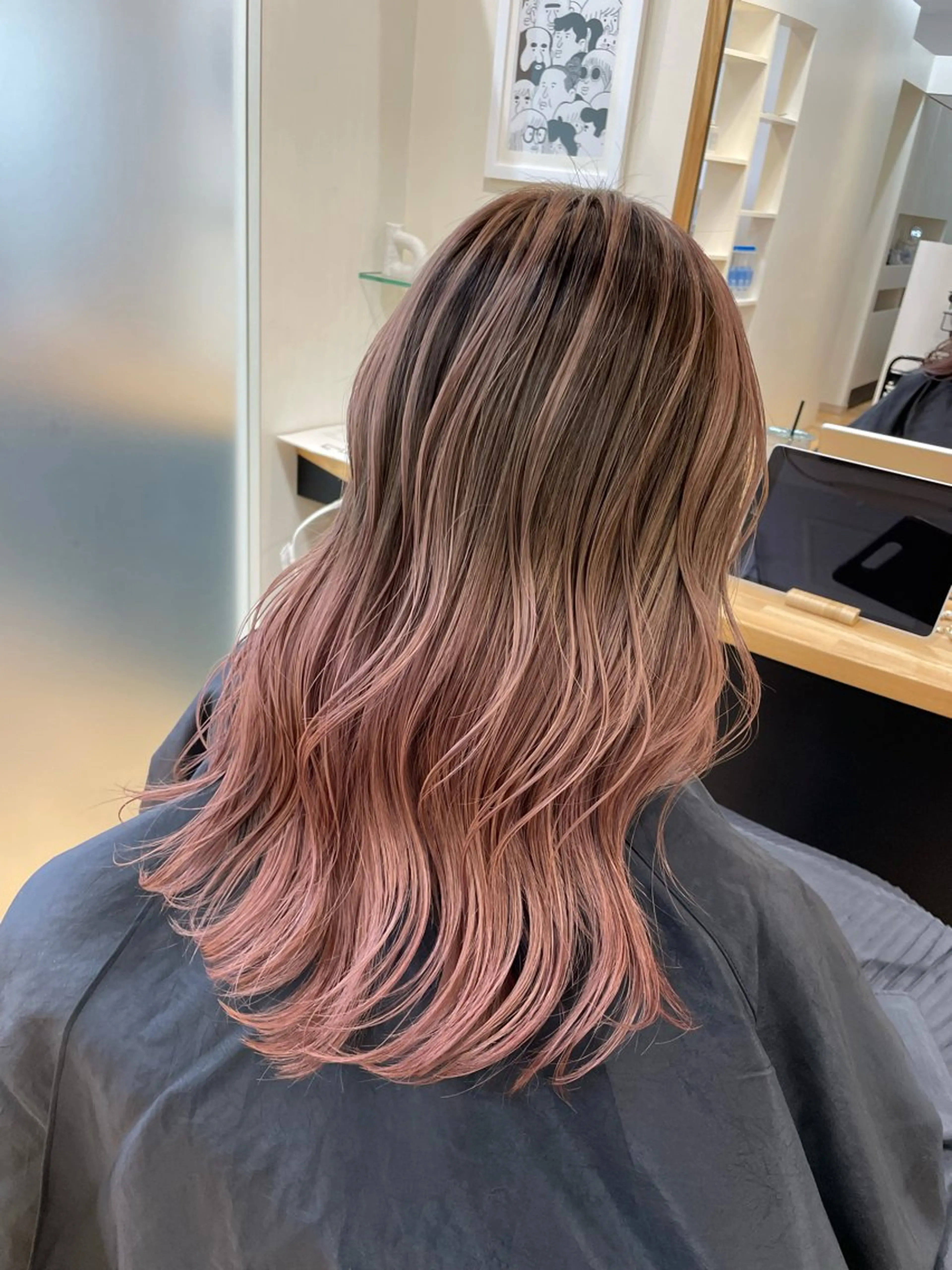 ミディアム カラー バレイヤージュ イヤリングカラー グラデーションカラー ハイライトカラー ハイトーンカラー ブリーチ👩‍🦳/ ‪✂︎MANAMIのヘアスタイル