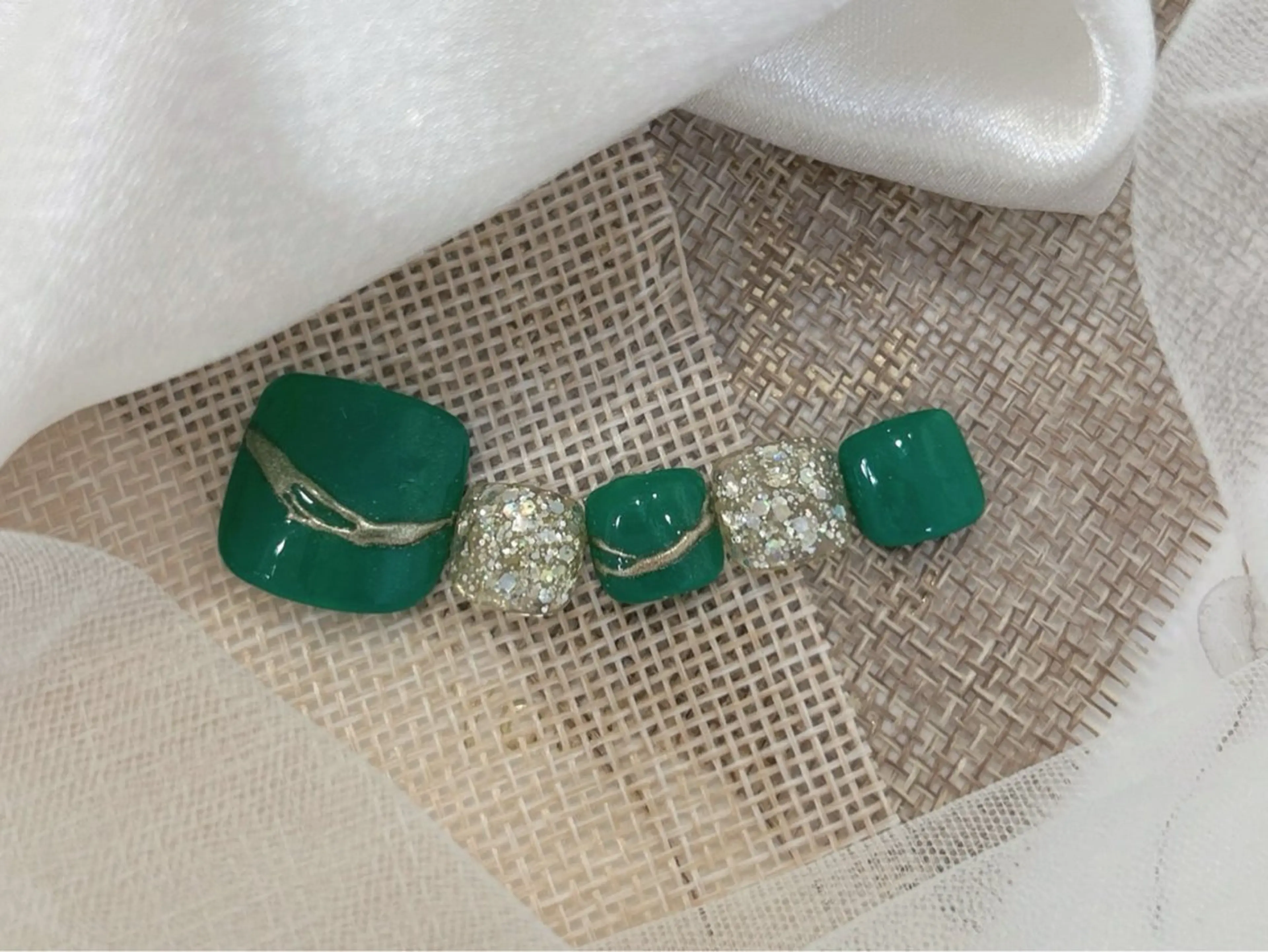 ネイル ハンドネイル フットネイル ネイルサロンクイーン 中野のネイルデザイン