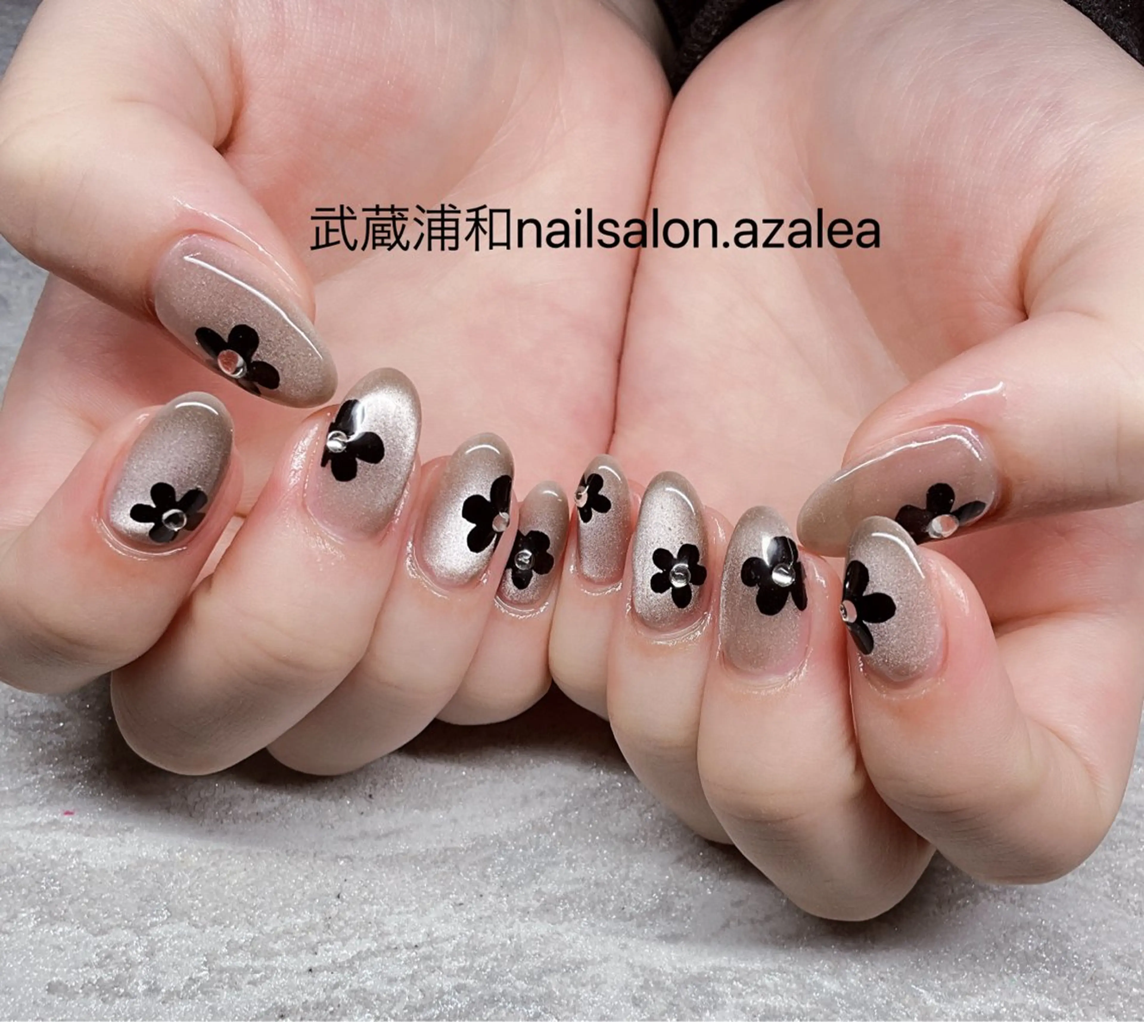 ネイル ハンドネイル R inのネイルデザイン