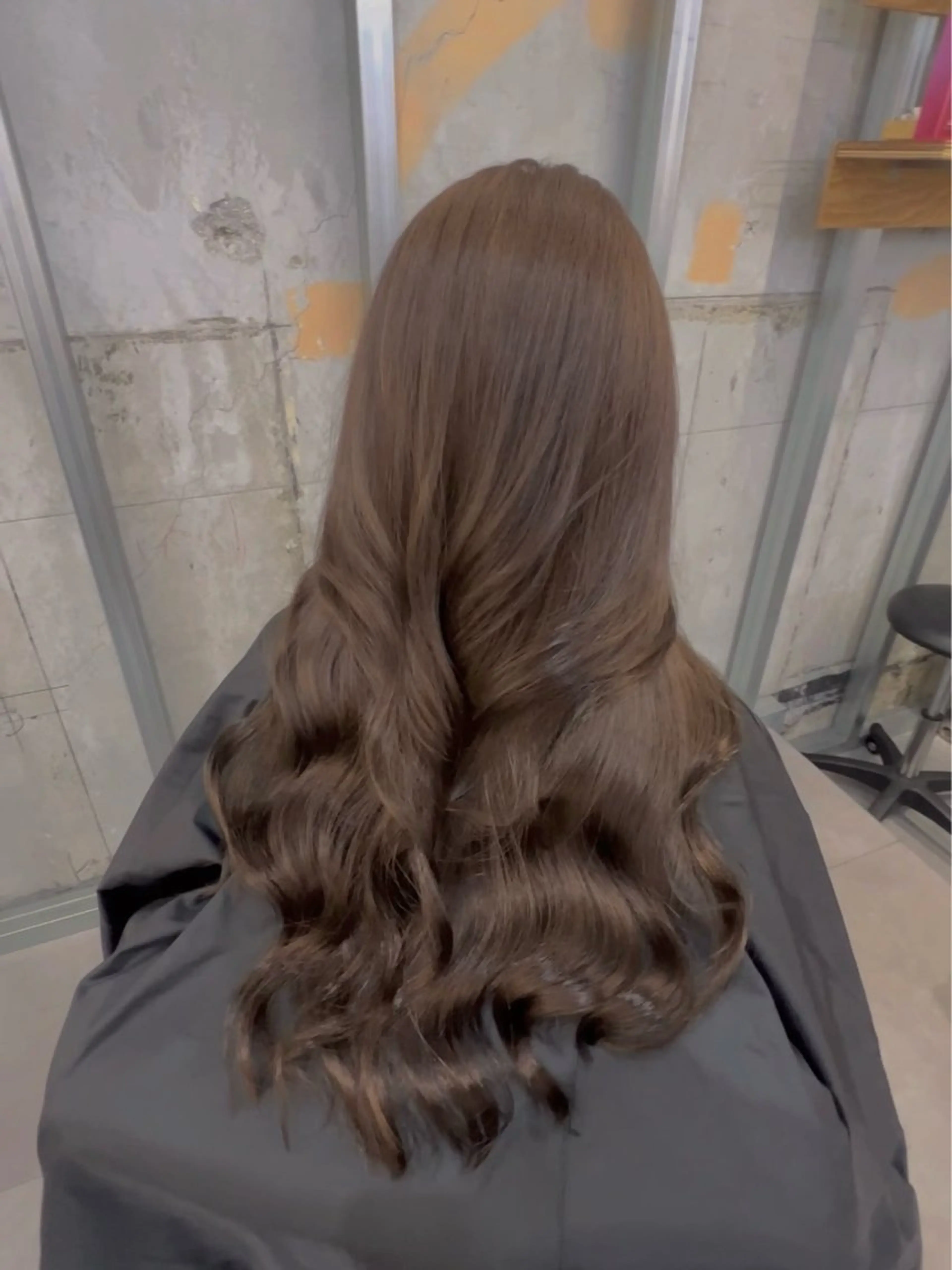 ミディアム カラー パーマ アッシュ アッシュグレー アッシュグレージュ ベージュカラー 黒髪 カット ヘアカラー 縮毛矯正 トリートメント akira｜ 透明感ベージュ｜梅田のヘアスタイル