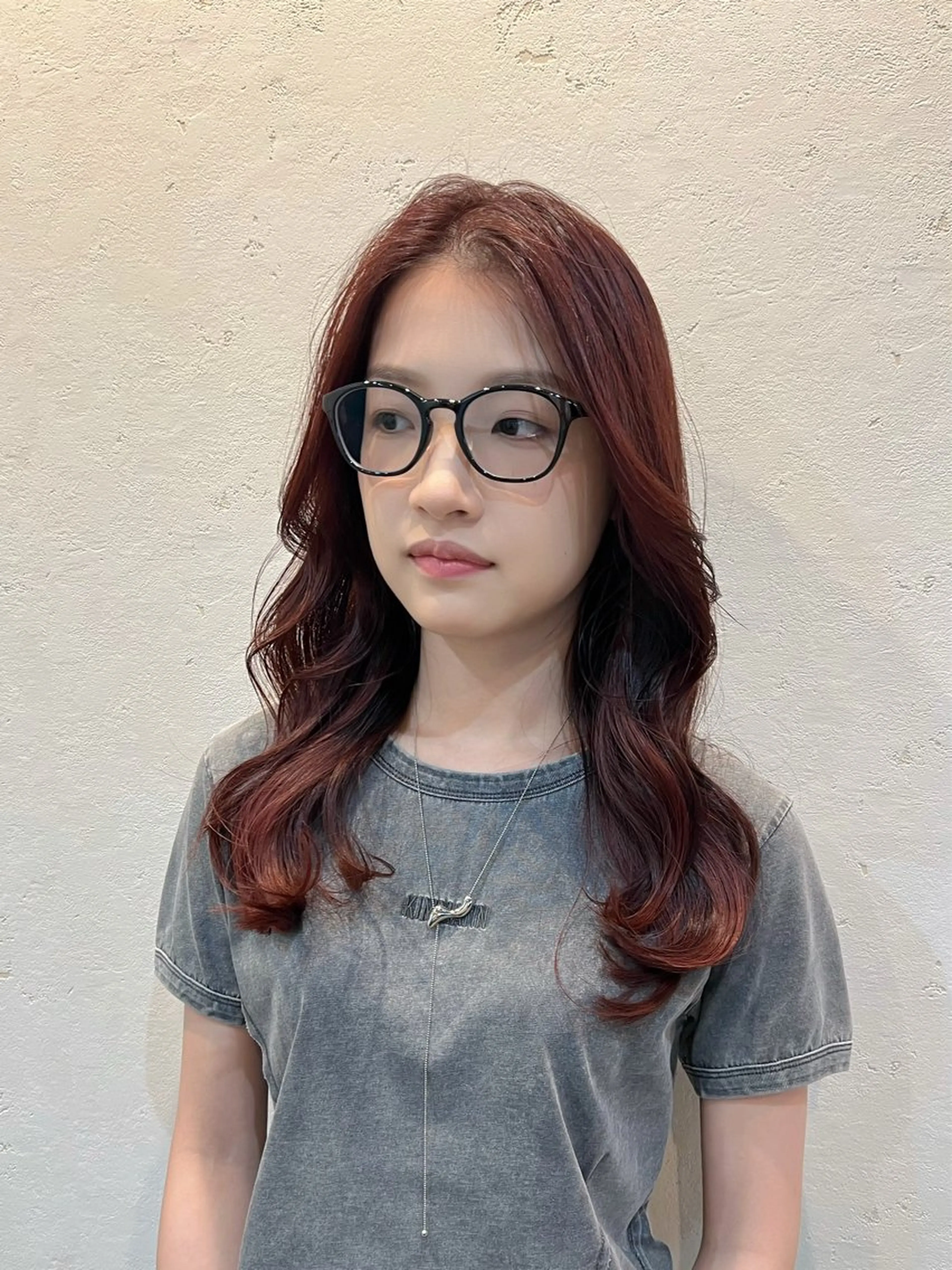 ロング カラー ブラウンカラー レッドカラー レッドブラウン カット ヘアカラー トリートメント 工藤 梨花のヘアスタイル