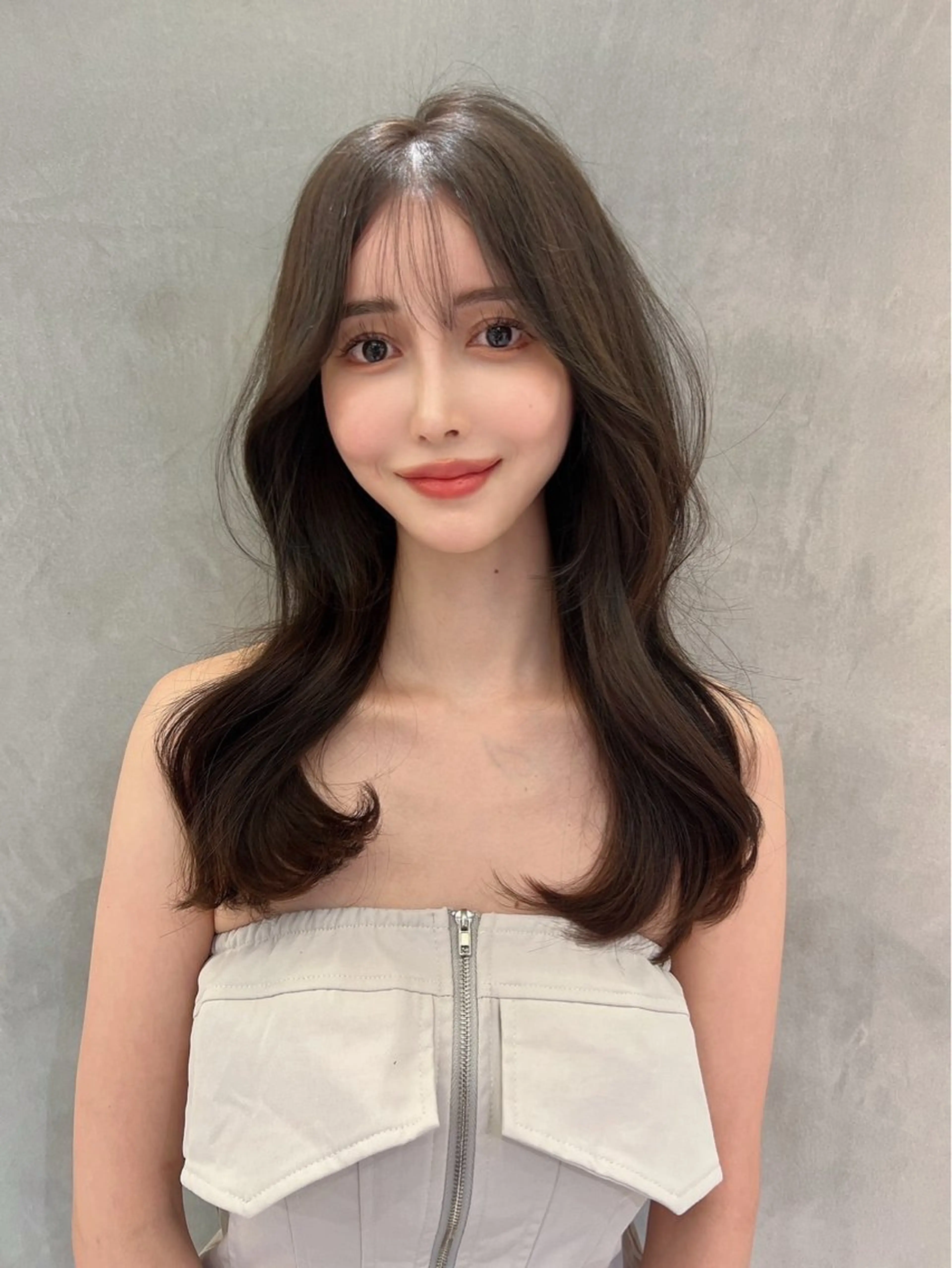 ミディアム カラー カット ヘアカラー トリートメント レイヤーカット /透明感カラー西田のヘアスタイル