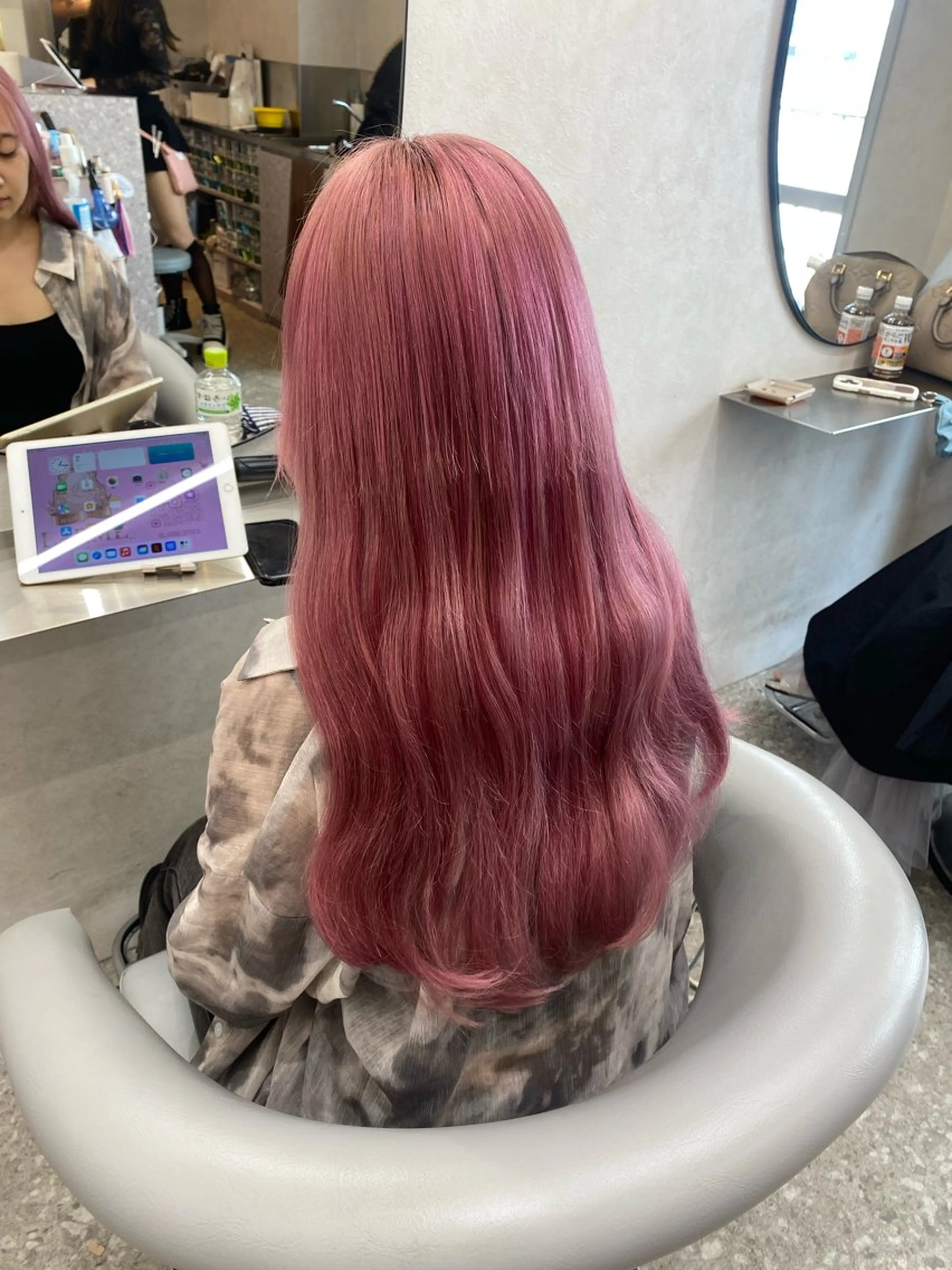 ロング カラー ヘアアレンジ ヘアカラー エクステ なな 顔周りカット /シールエクステのヘアスタイル