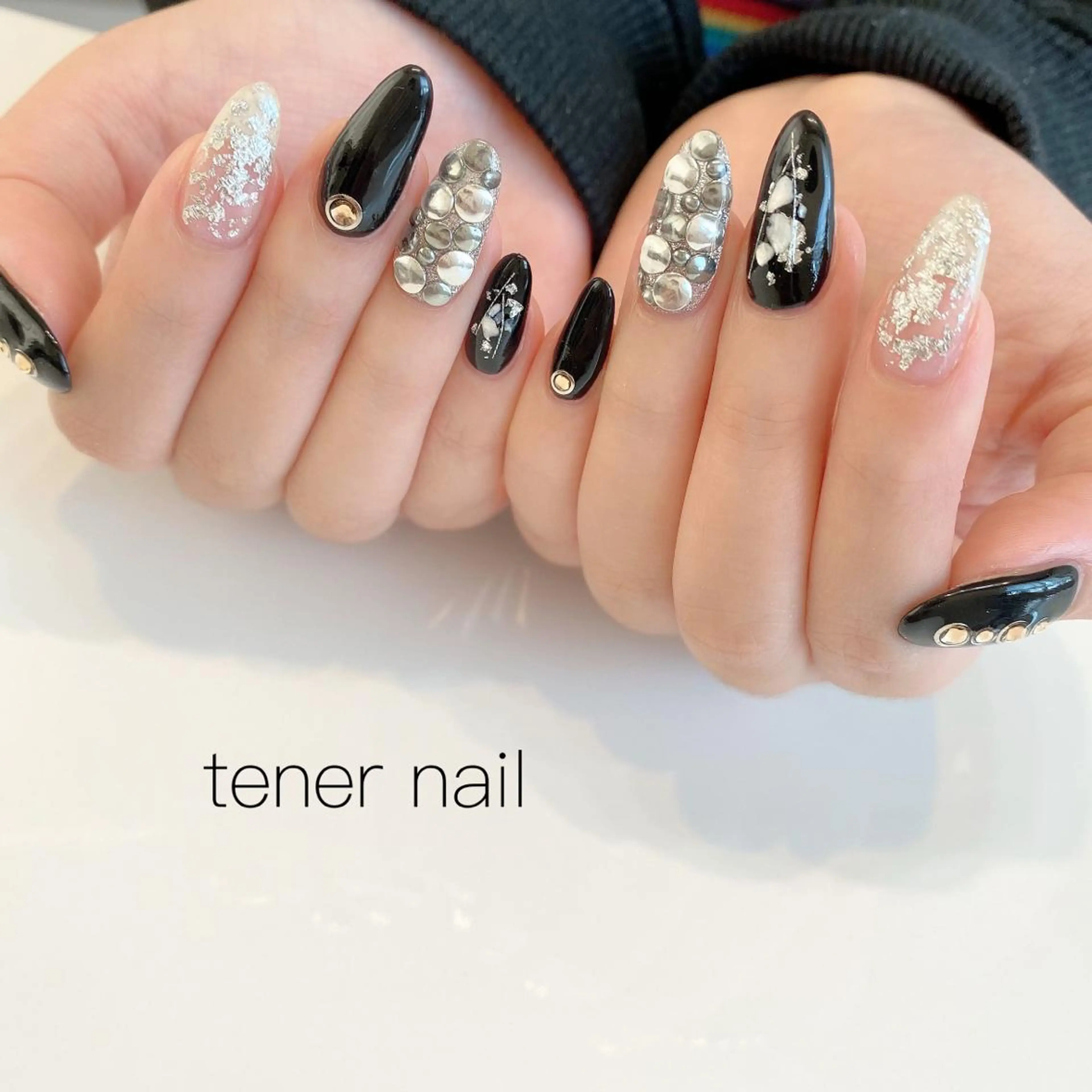 ネイル シルバー テネルネイル tener nailのネイルデザイン