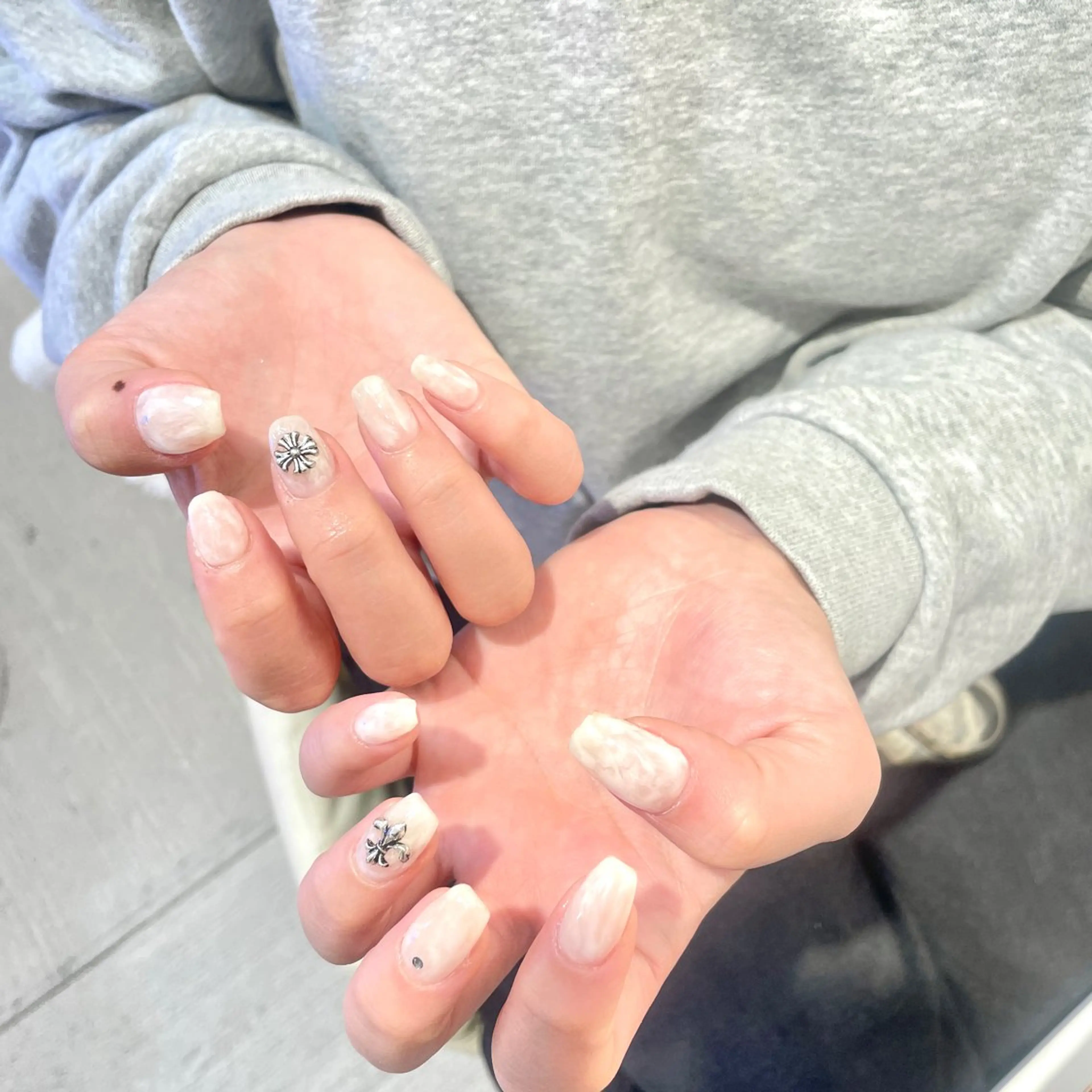 ネイル ハンドネイル ハンドケア SunNail池袋 🍧エミリーのネイルデザイン