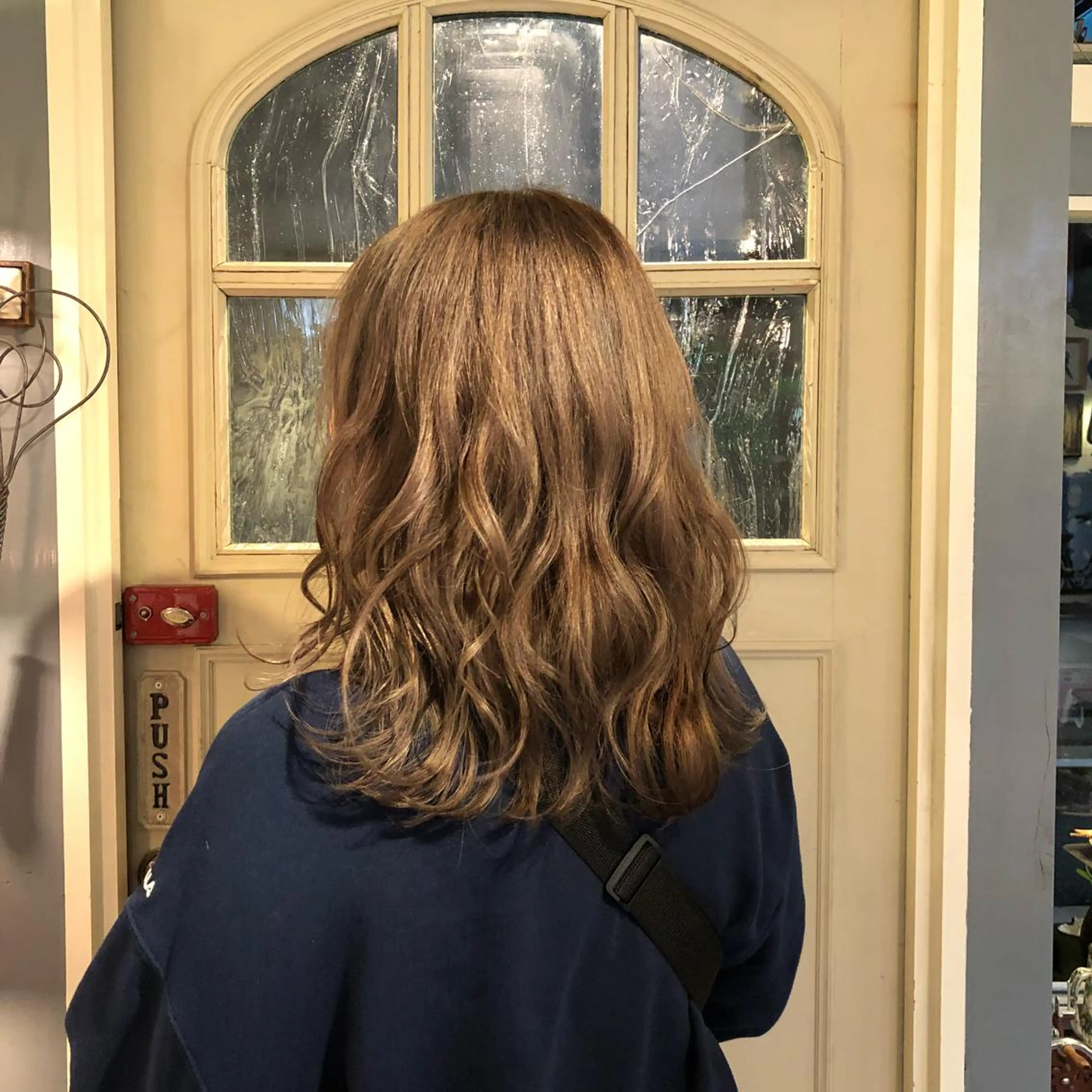 ロング カラー ヘアアレンジ ベージュカラー ブリーチ 透明感カラー ミルクティーベージュ ヘアセット BRITS 渡辺 菜々子のヘアスタイル