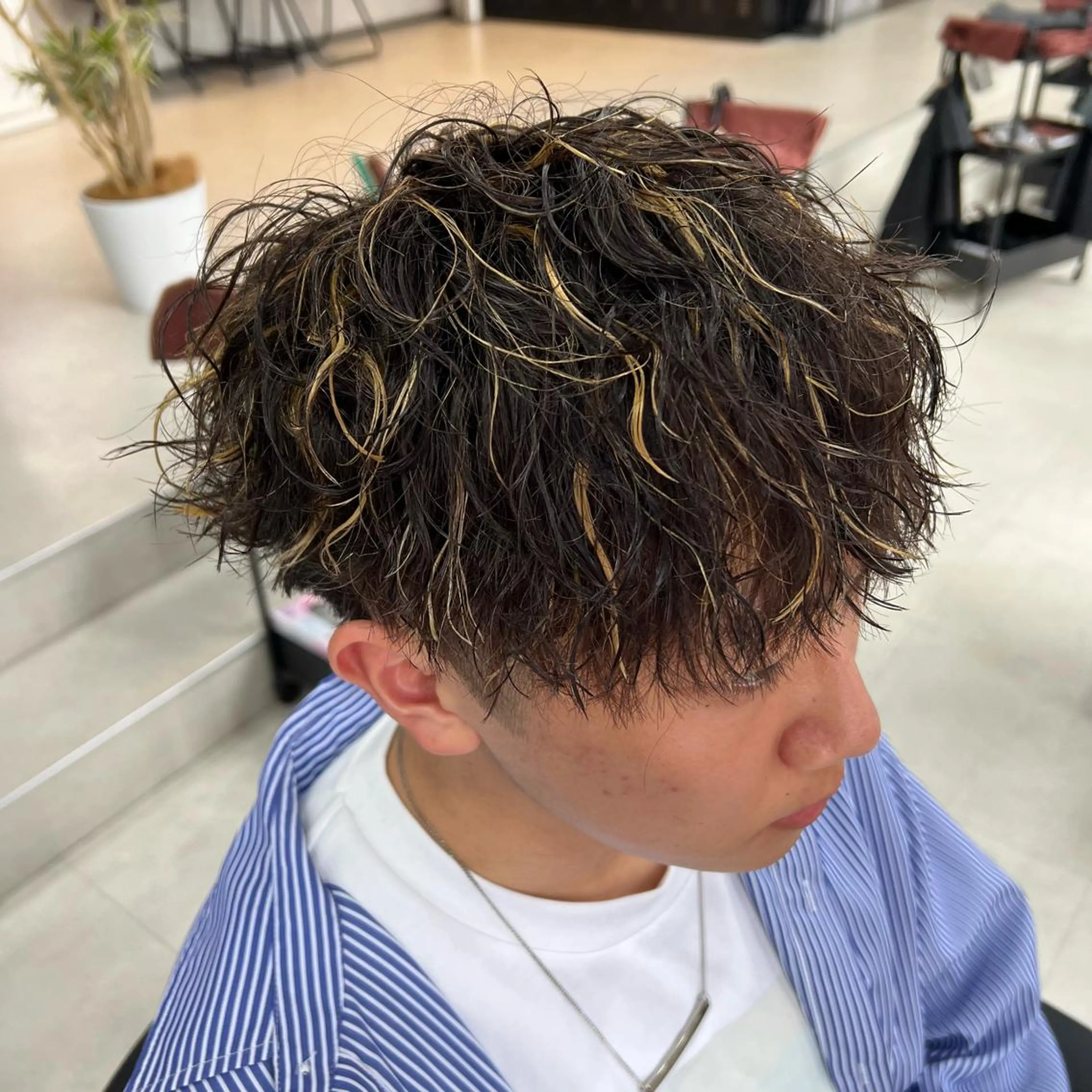 【✨️メンズ限定✨️】カット＋ケアパーマ＋ハイライトの写真