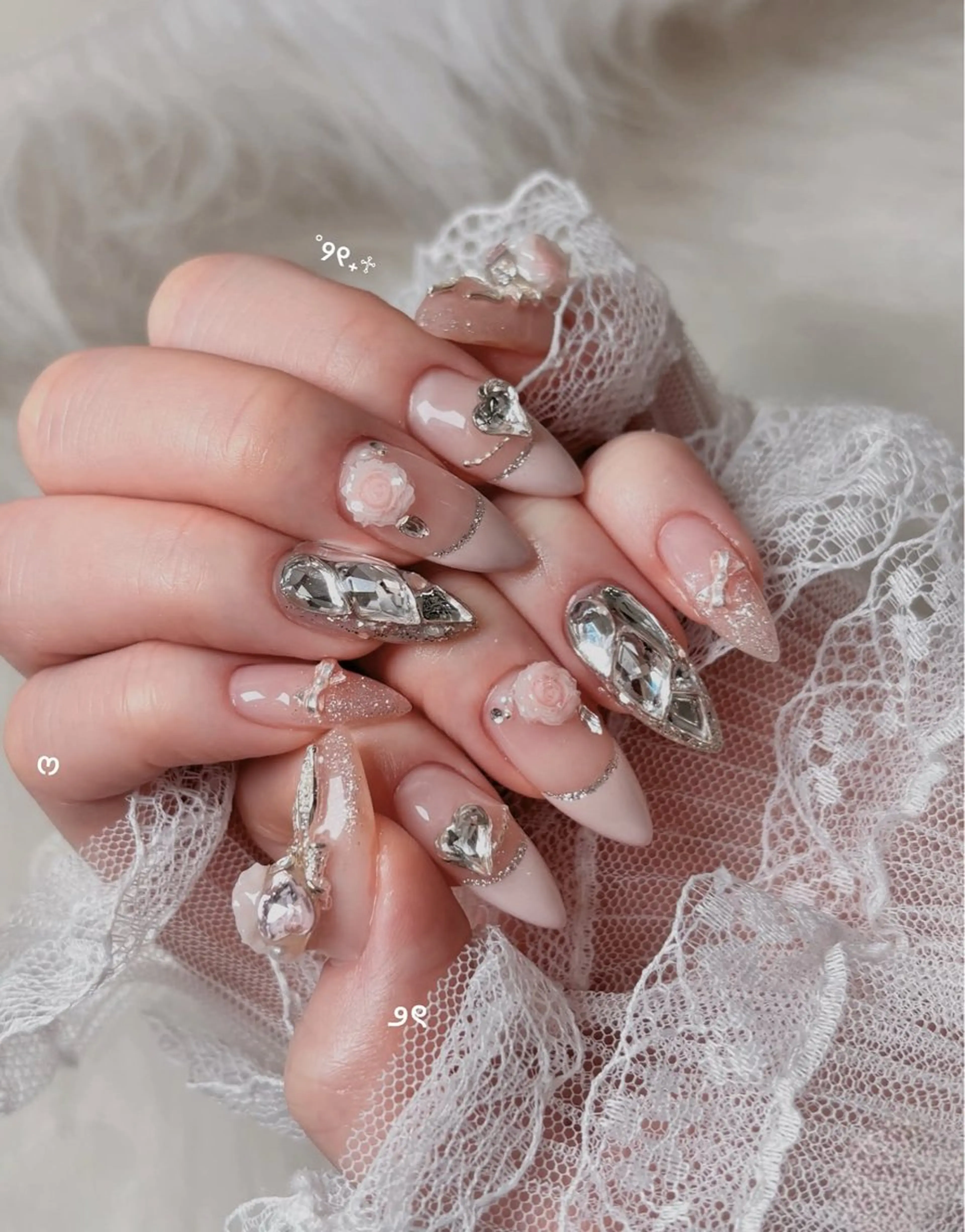 ネイル アニマル柄 オーロラネイル チークネイル フラッシュネイル ジェルネイル ハンドネイル Lyna 池袋のネイルデザイン