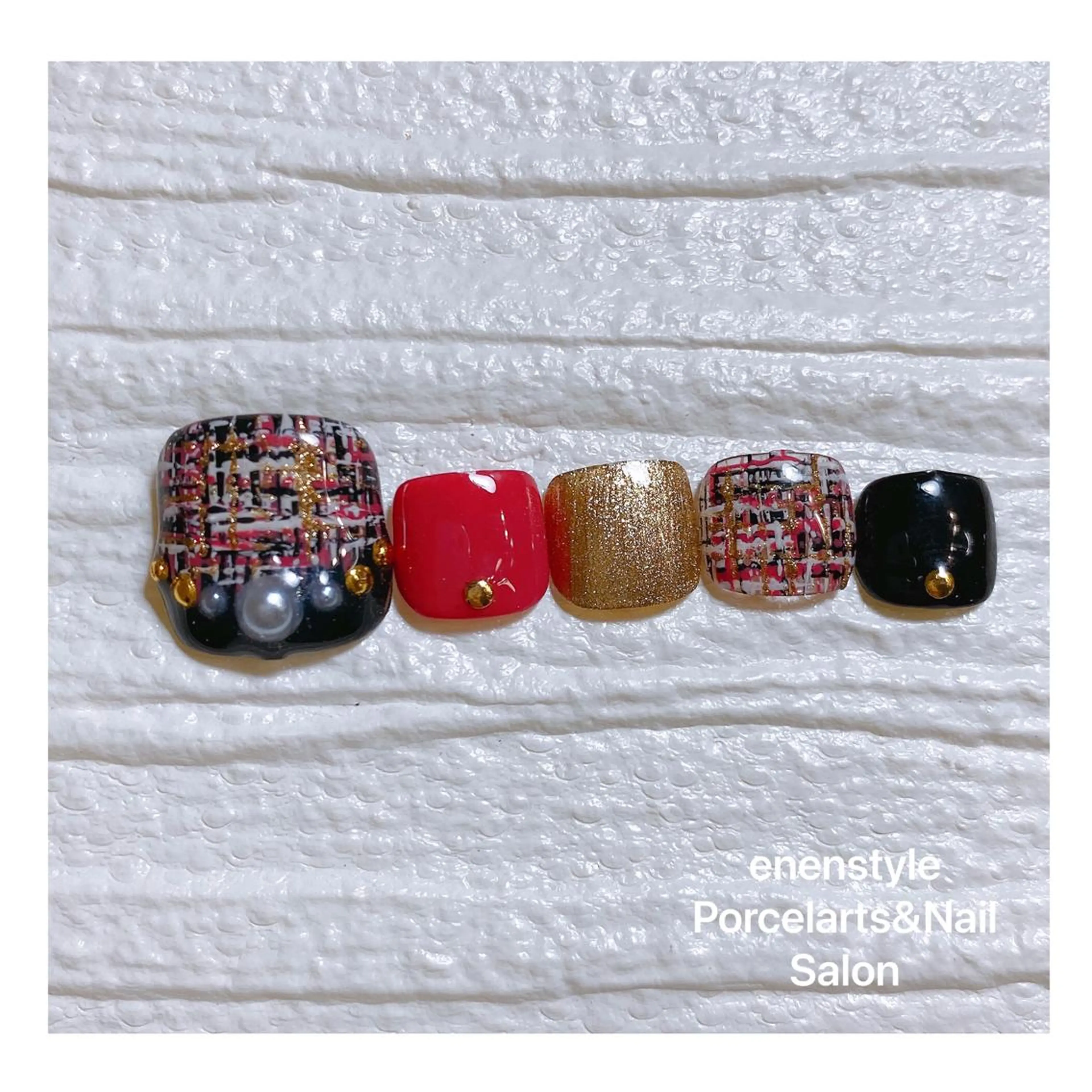 ミディアム ネイル ハンドネイル フットネイル 👑enen style👑のネイルデザイン