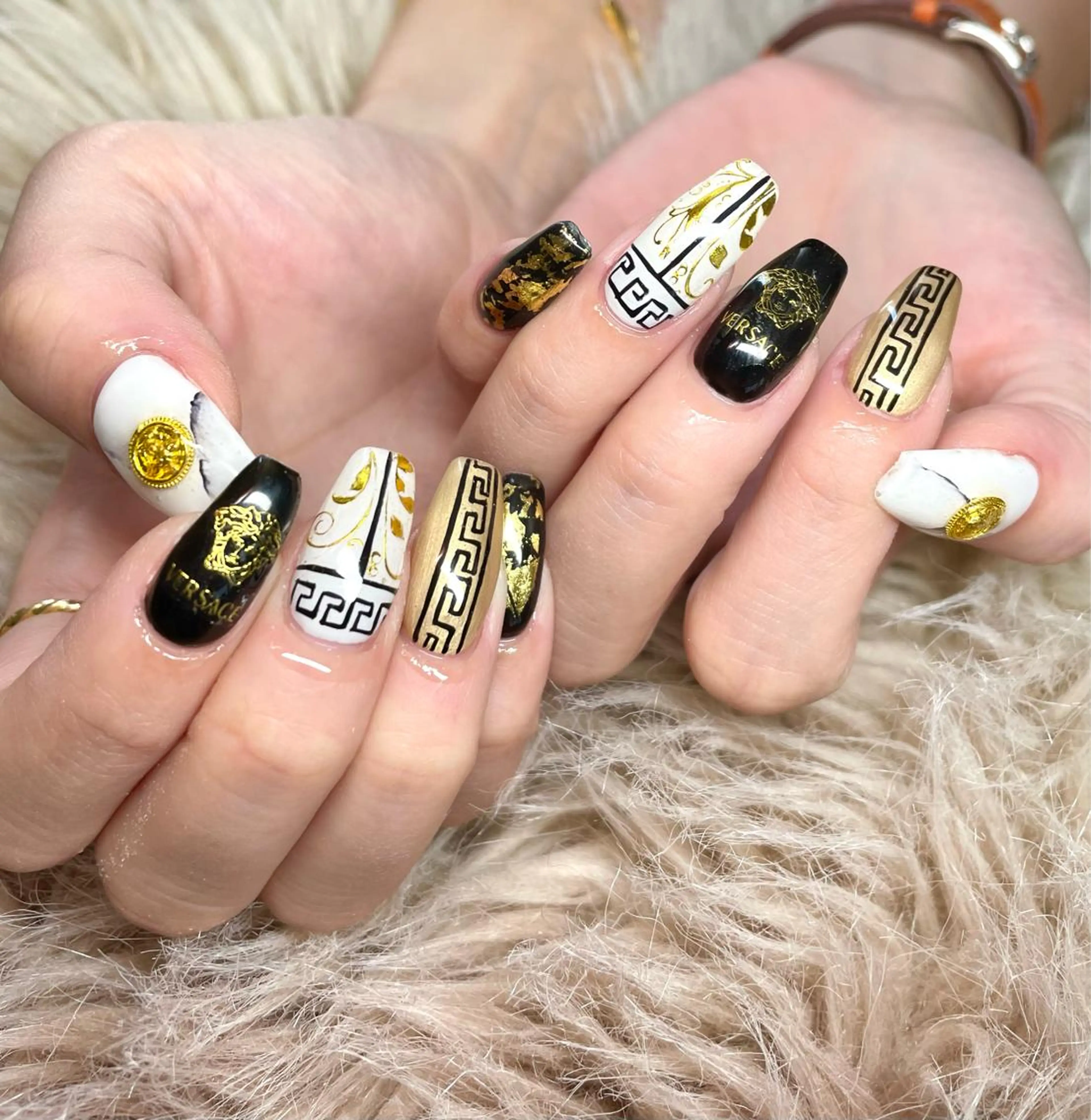 ネイル フットネイル フレンチネイル ジェルネイル 韓国ネイル マグネットネイル ハンドネイル nail salon fee（フィー）のネイルデザイン