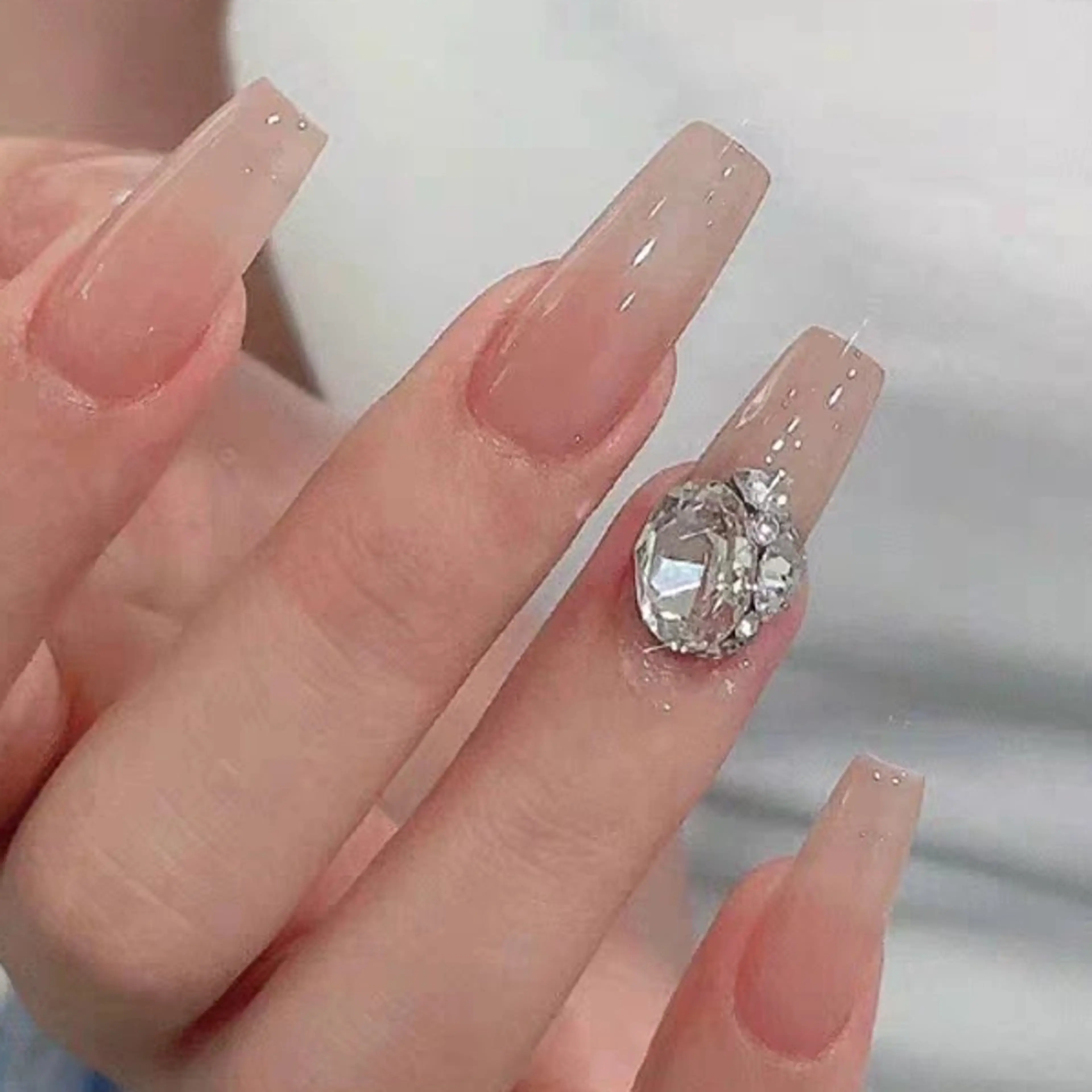 ネイル フィルイン・深爪矯正 長さ出し・リラク

のネイルデザイン