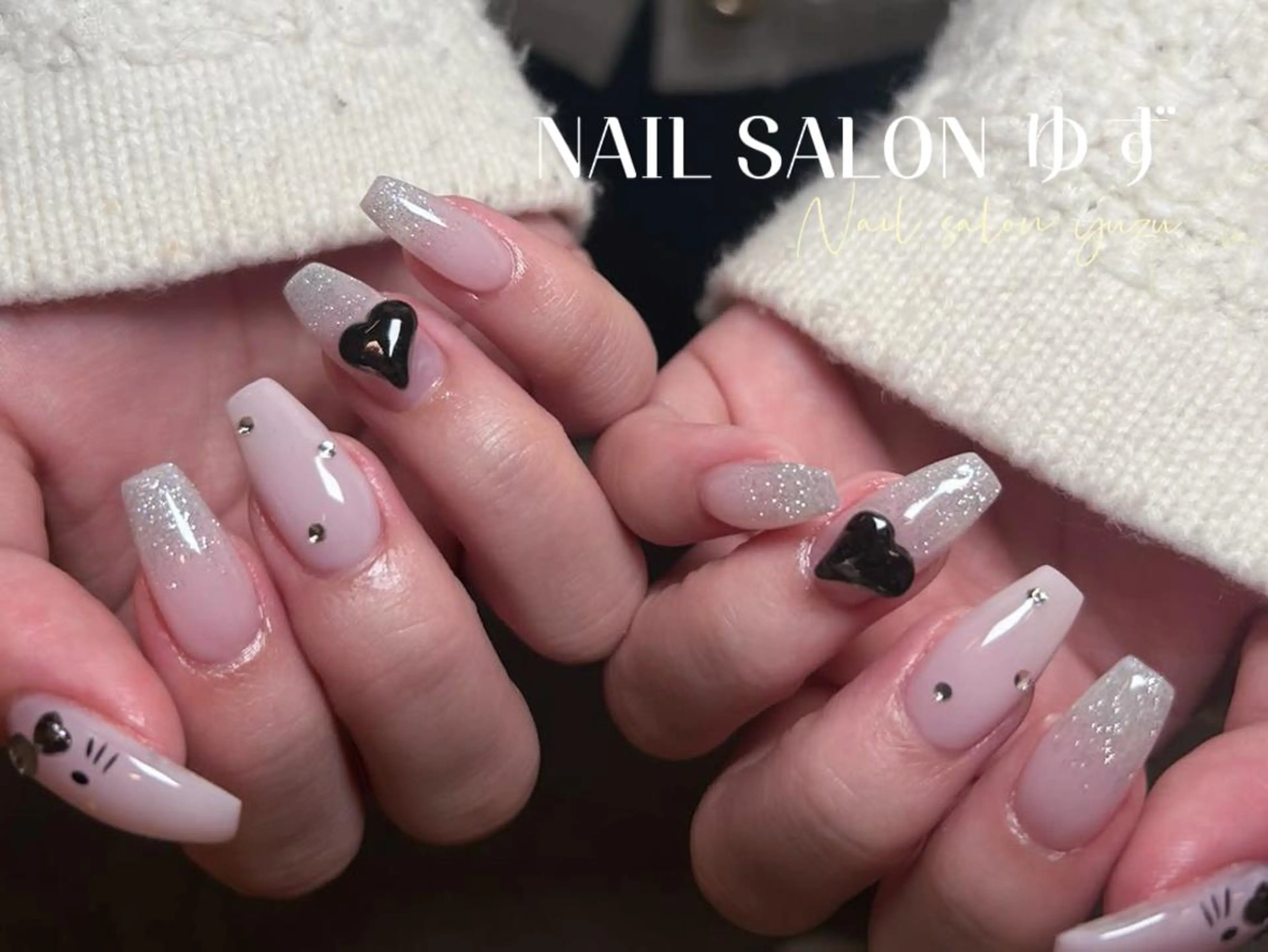 ネイル チークネイル ジェルネイル キラキラネイル パラジェル ワンホンネイル ハンドネイル MAKI💚💚💚 秋葉原.のネイルデザイン