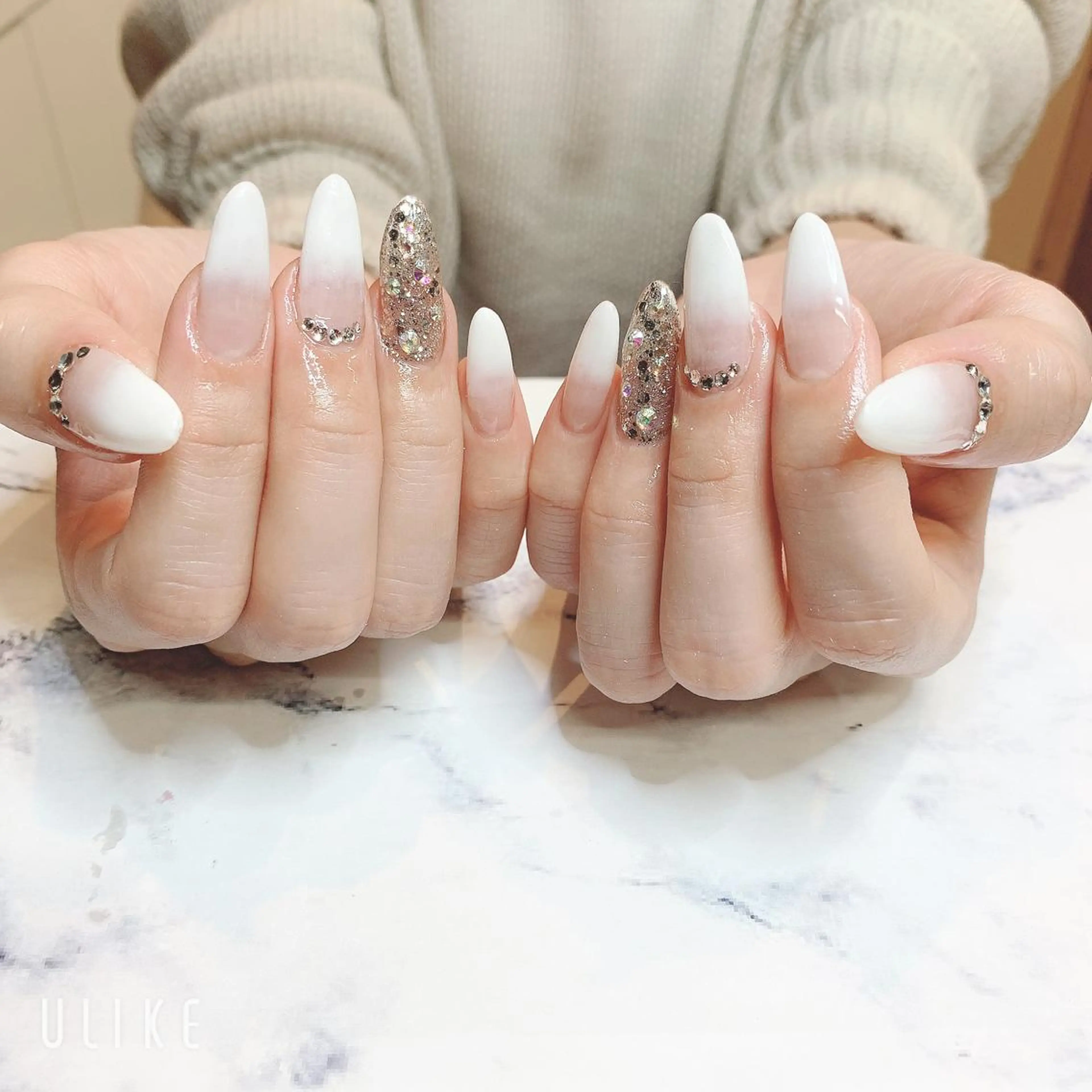ネイル ラメ(グリッター) ストーンネイル Adite nailのネイルデザイン