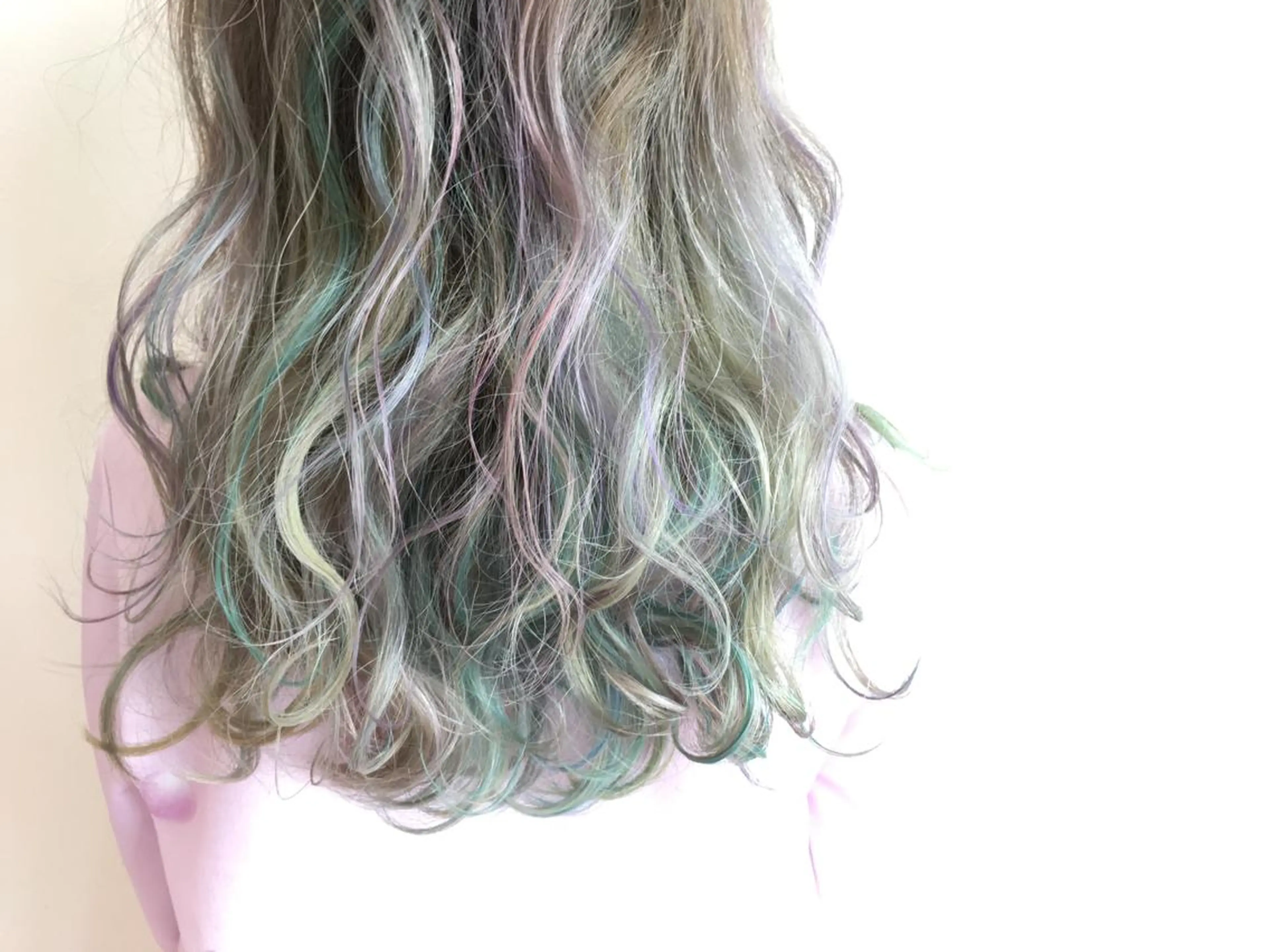 カラー ユニコーンカラー hair_mellow所属・ゴトウ ノブヒトのヘアスタイル