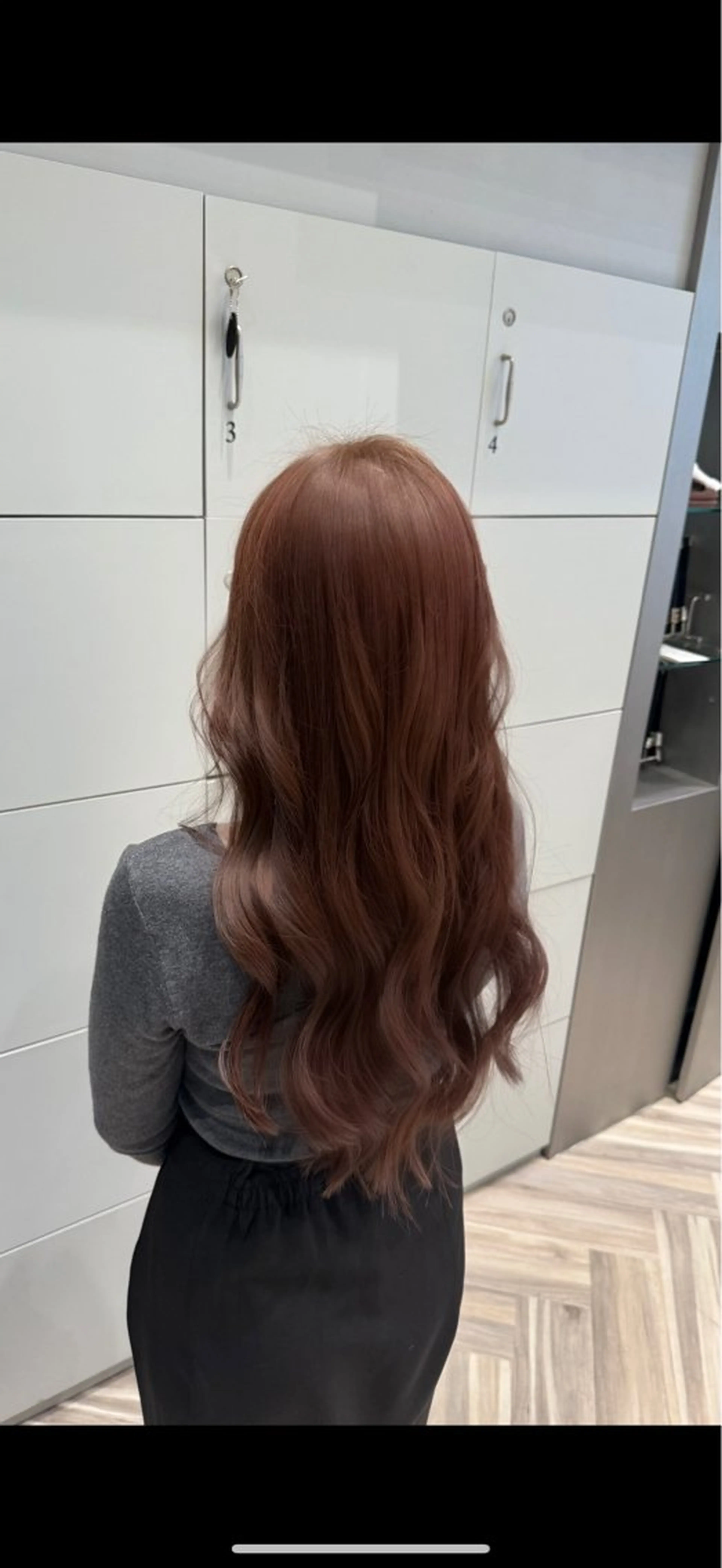 ロング カット ヘアカラー 鈴木 美香のヘアスタイル