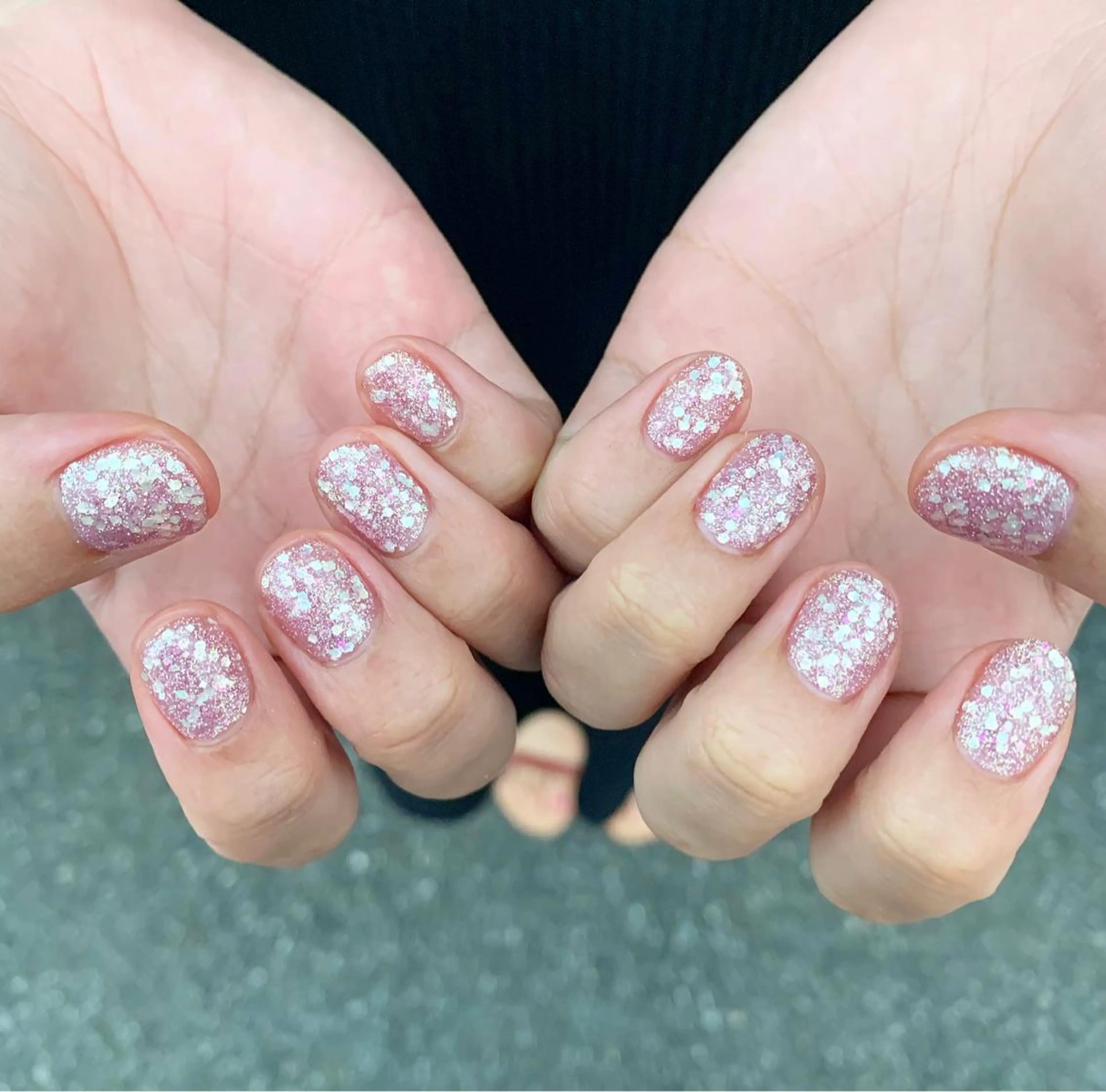 ネイル ラメ(グリッター) ワンカラーネイル ハンドネイル 佐藤 穂乃香のネイルデザイン