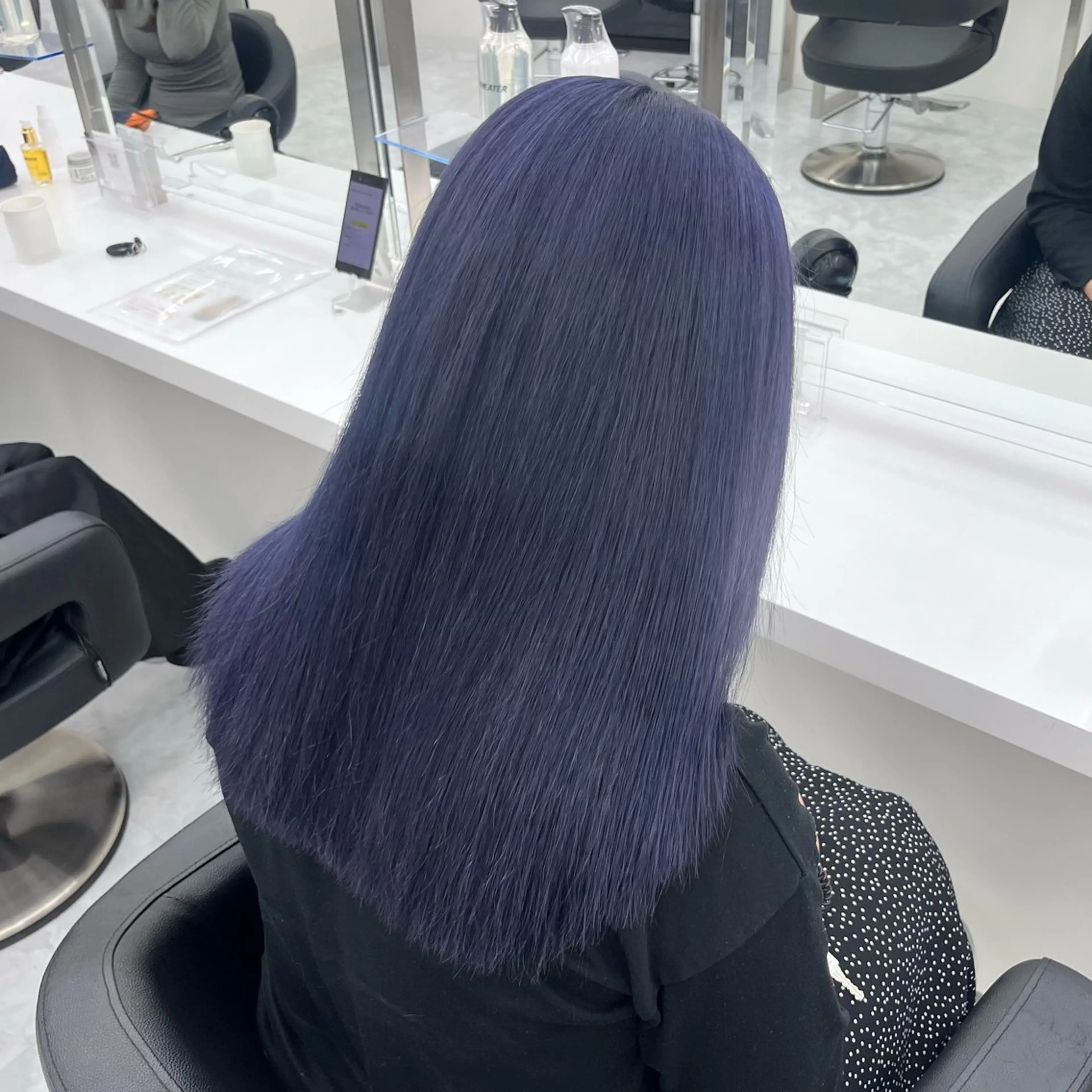 セミロング カラー アッシュ ブリーチ ブルーカラー ブルーアッシュ ブルーラベンダー ヘアカラー トリートメント 天神/ケアブリーチ/ 髪質改善/上質艶髪のヘアスタイル