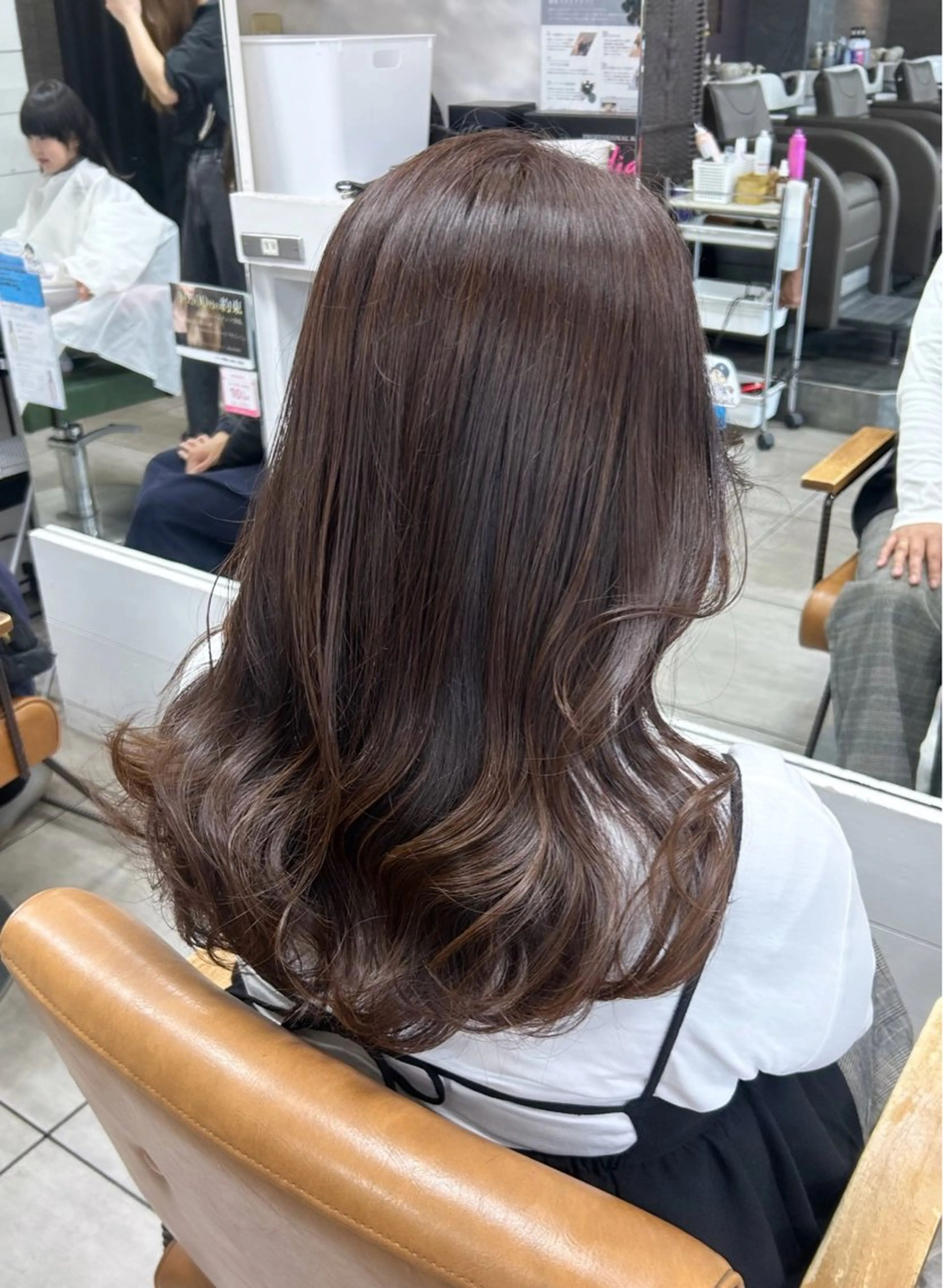 ロング チョコレートブラウン レイヤーカット 🫧艶髪カラー🫧 森本くるみのヘアスタイル