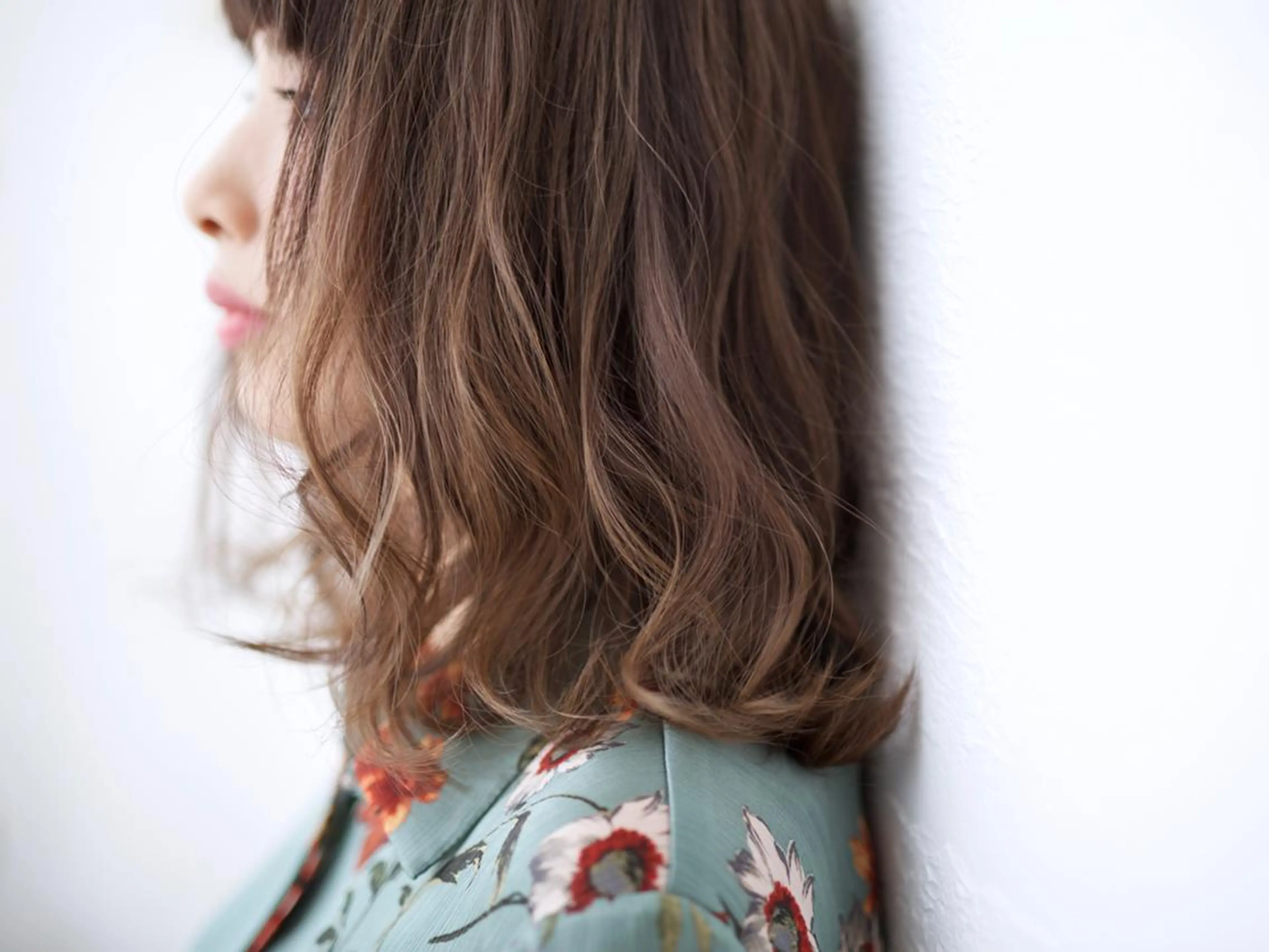 ミディアム カラー 透明感カラー ハイライトカラー ボブ ハイライト fio マナミのヘアスタイル