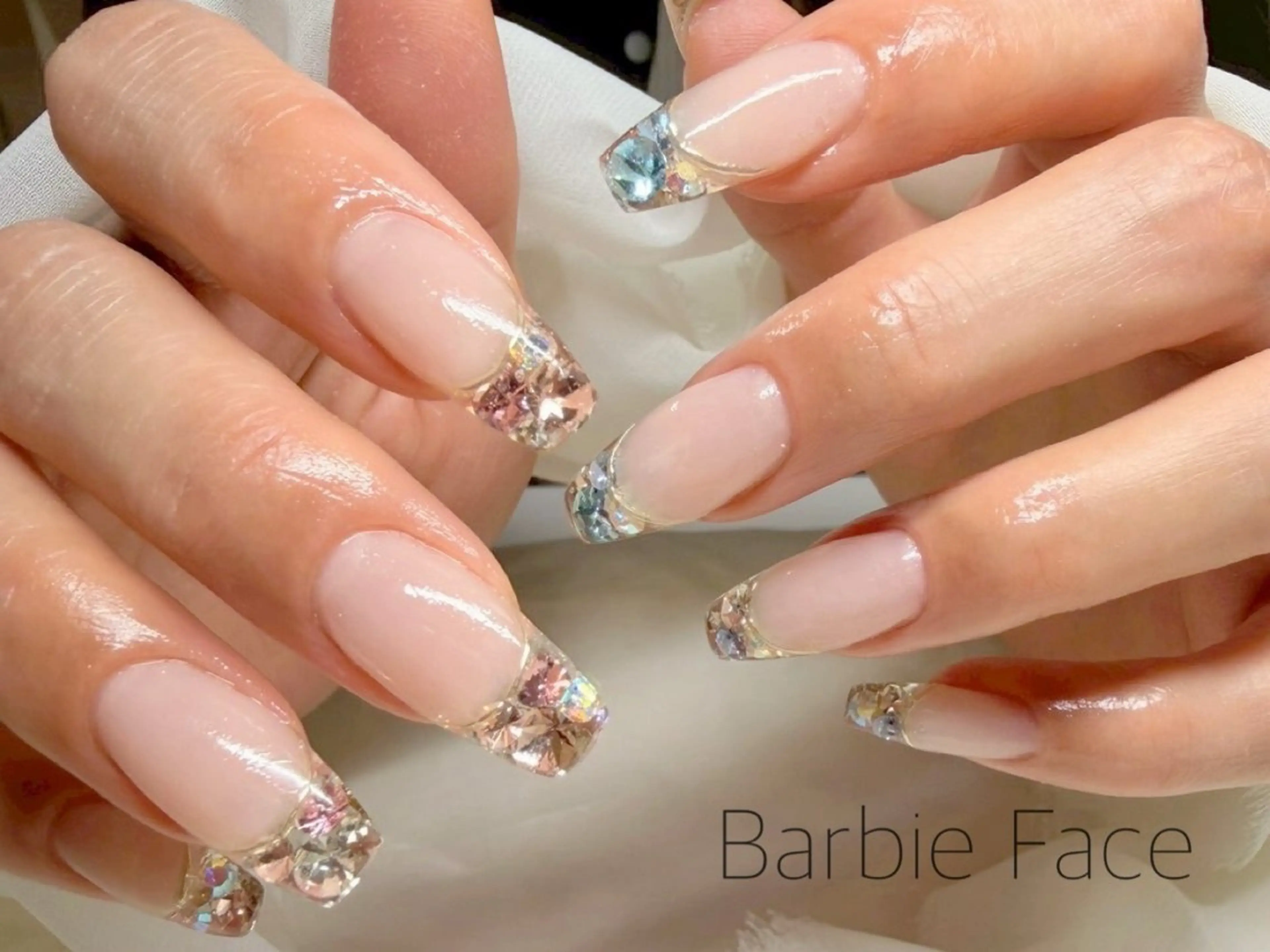 ネイル ハンドネイル Barbie Faceのネイルデザイン