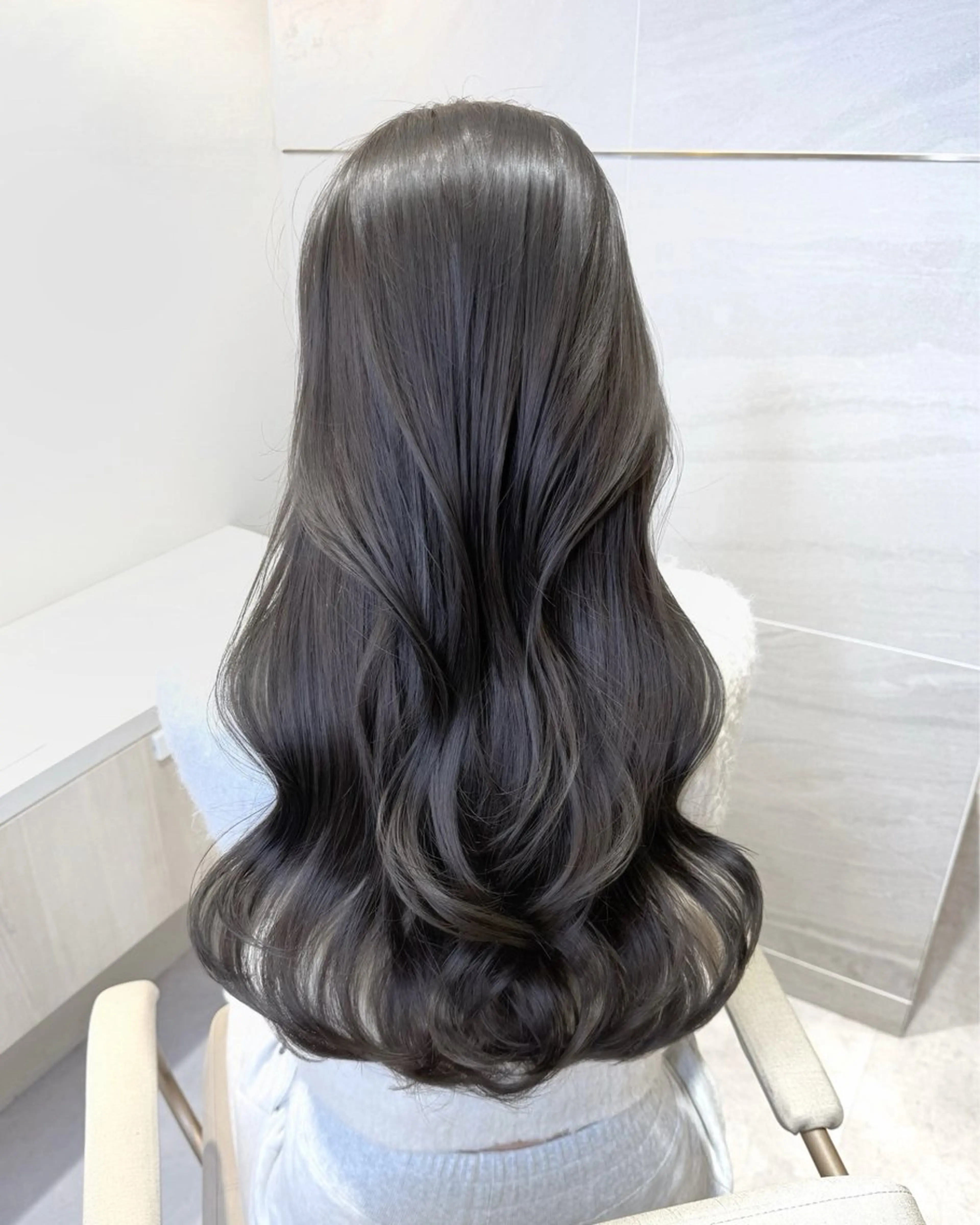 ロング カラー ベージュカラー イルミナカラー シアーベージュ 透明感カラー🌿 グレージュ🐺陽介のヘアスタイル