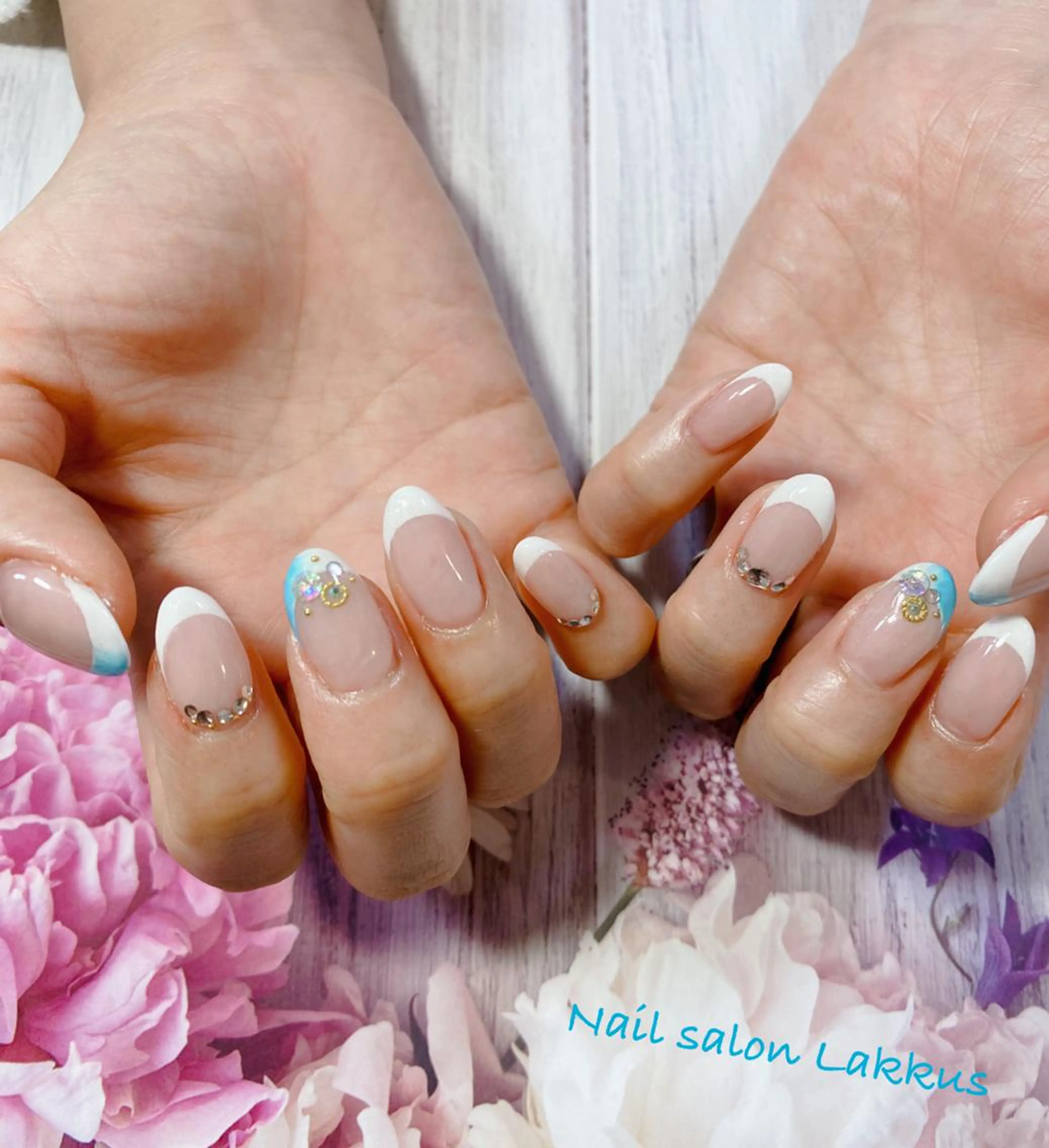 ネイル フレンチネイル Lakkus T－CHIのネイルデザイン