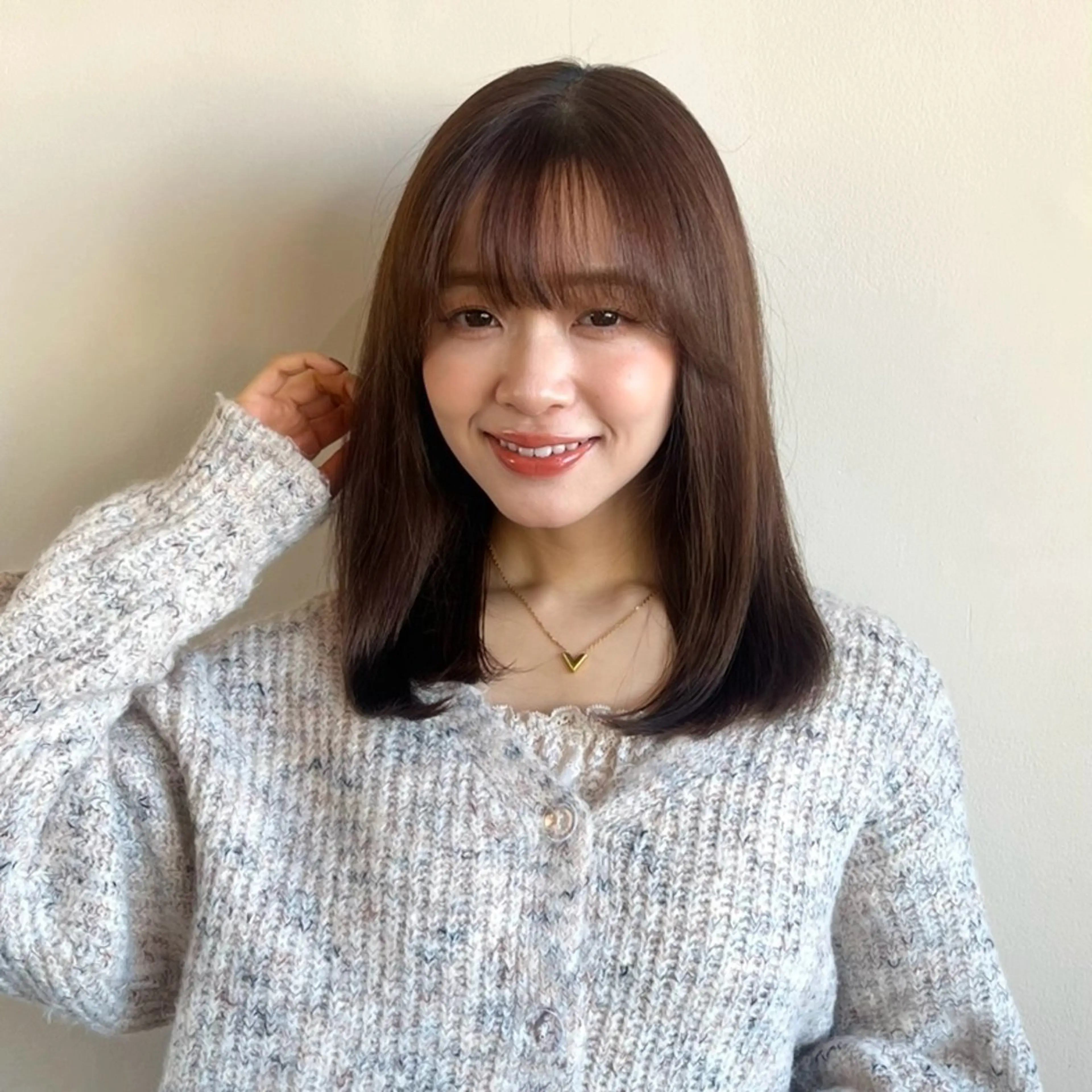 ミディアム カット 縮毛矯正 トリートメント 塩川ももこ/ 自然な縮毛矯正のヘアスタイル
