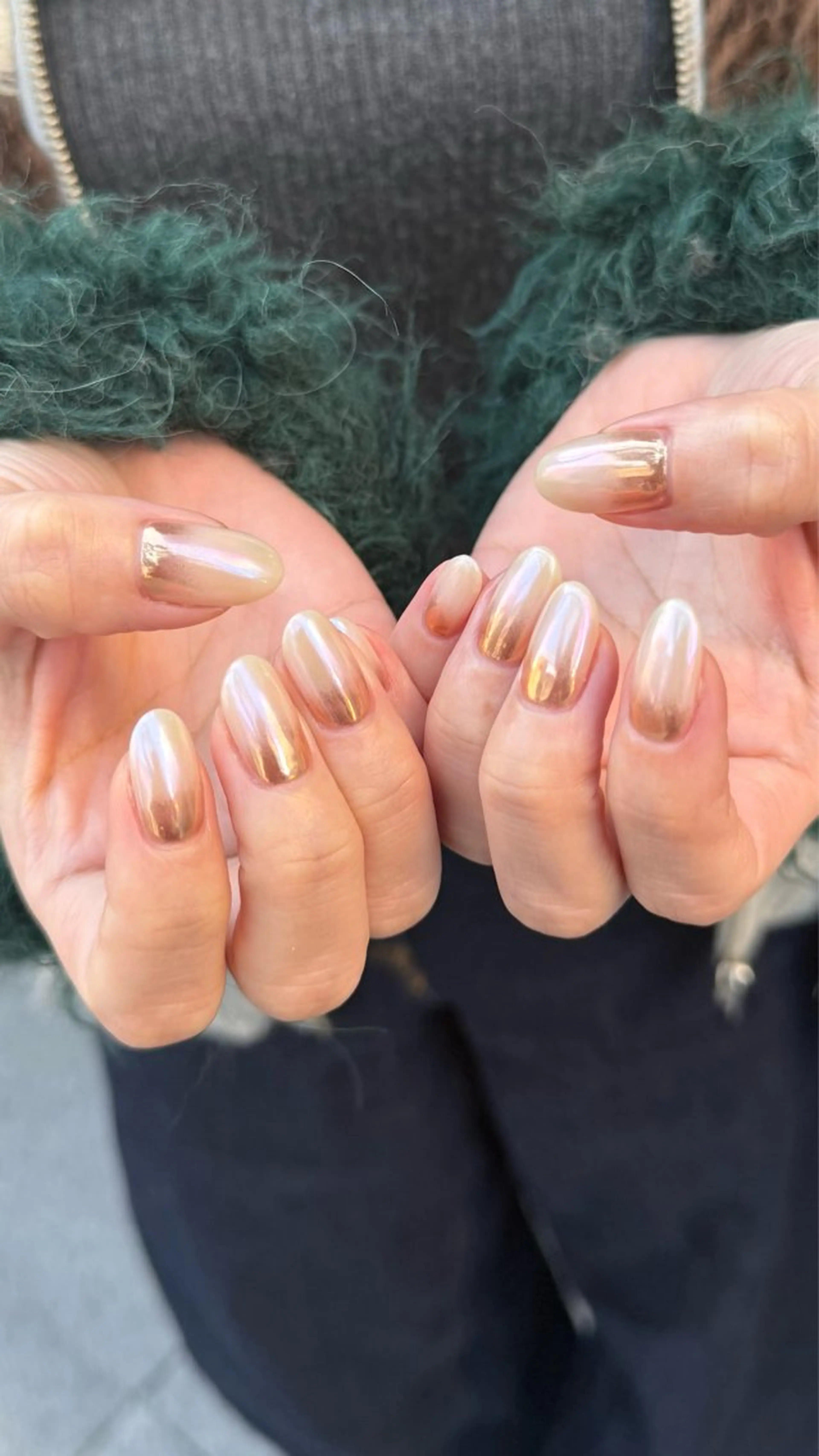 ネイル オーロラネイル グラデーション ミラーネイル ハンドネイル 山藤 萌永のネイルデザイン