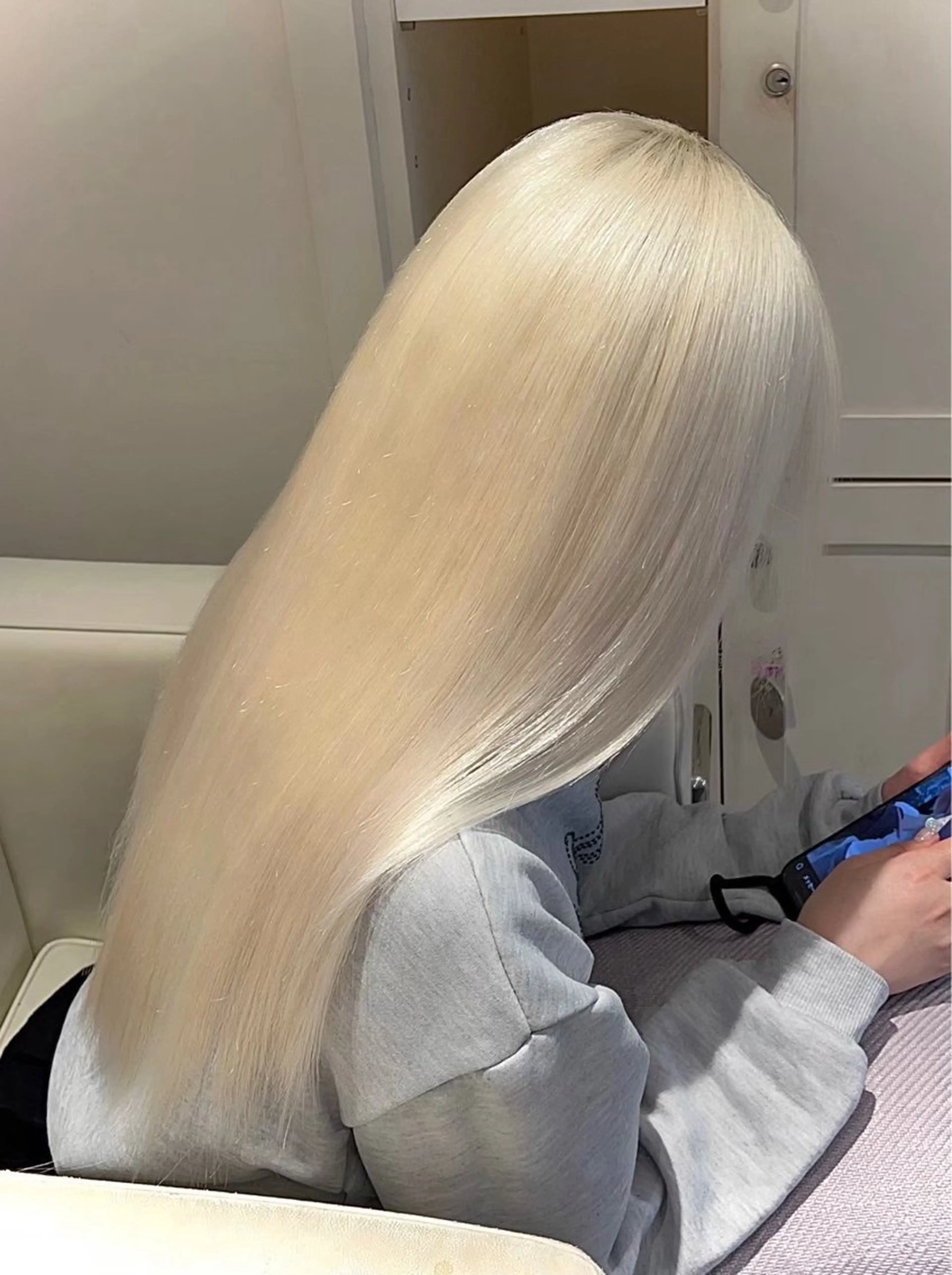 ロング ヘアカラー コスギ ユカナのヘアスタイル
