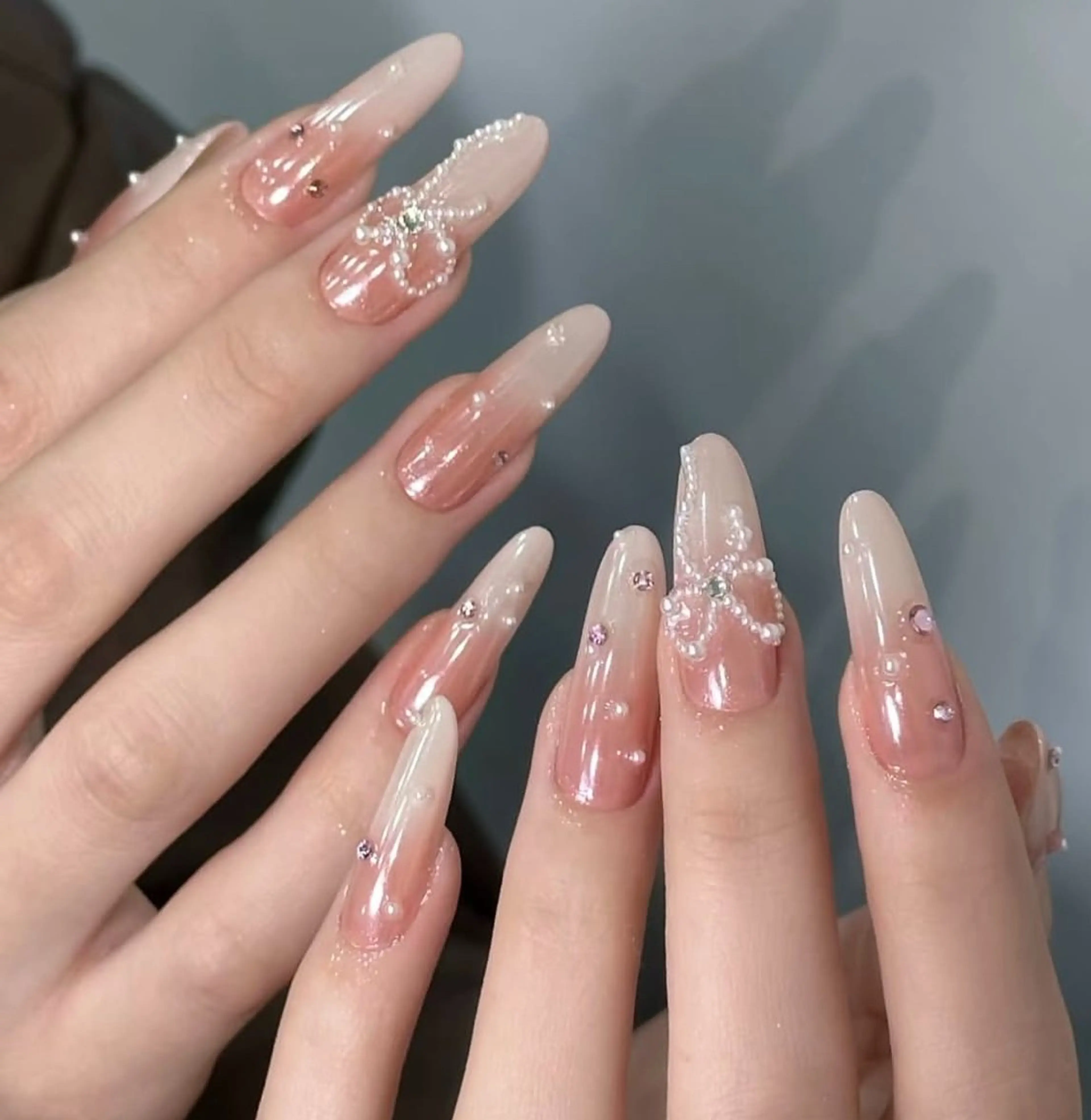 ネイル アートネイル オーロラネイル チークネイル フレンチネイル ガラスフレンチ ハンドネイル 🎀🎀YooLi Nail Salonのネイルデザイン