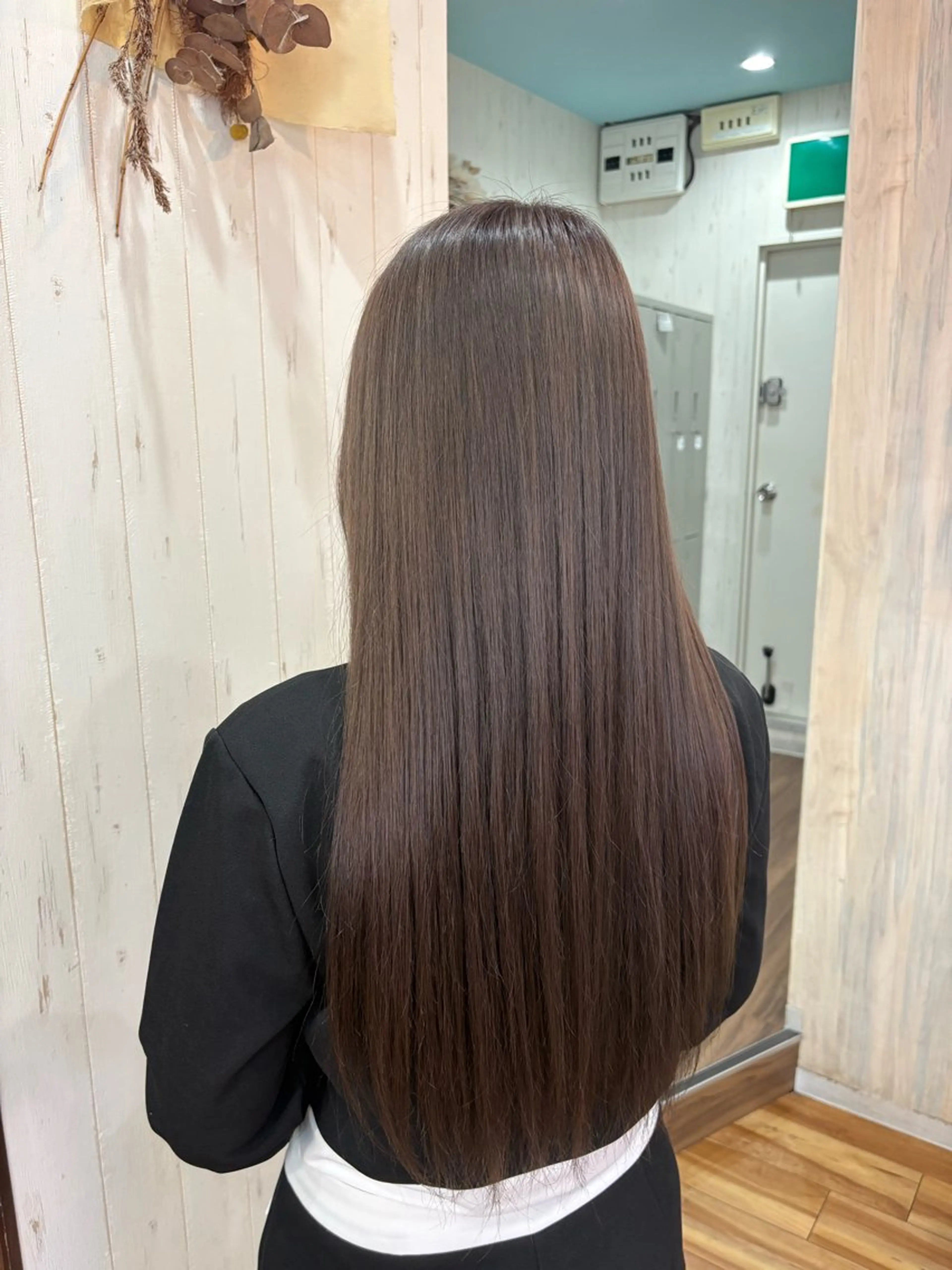 カラー 友杉 香子のヘアスタイル