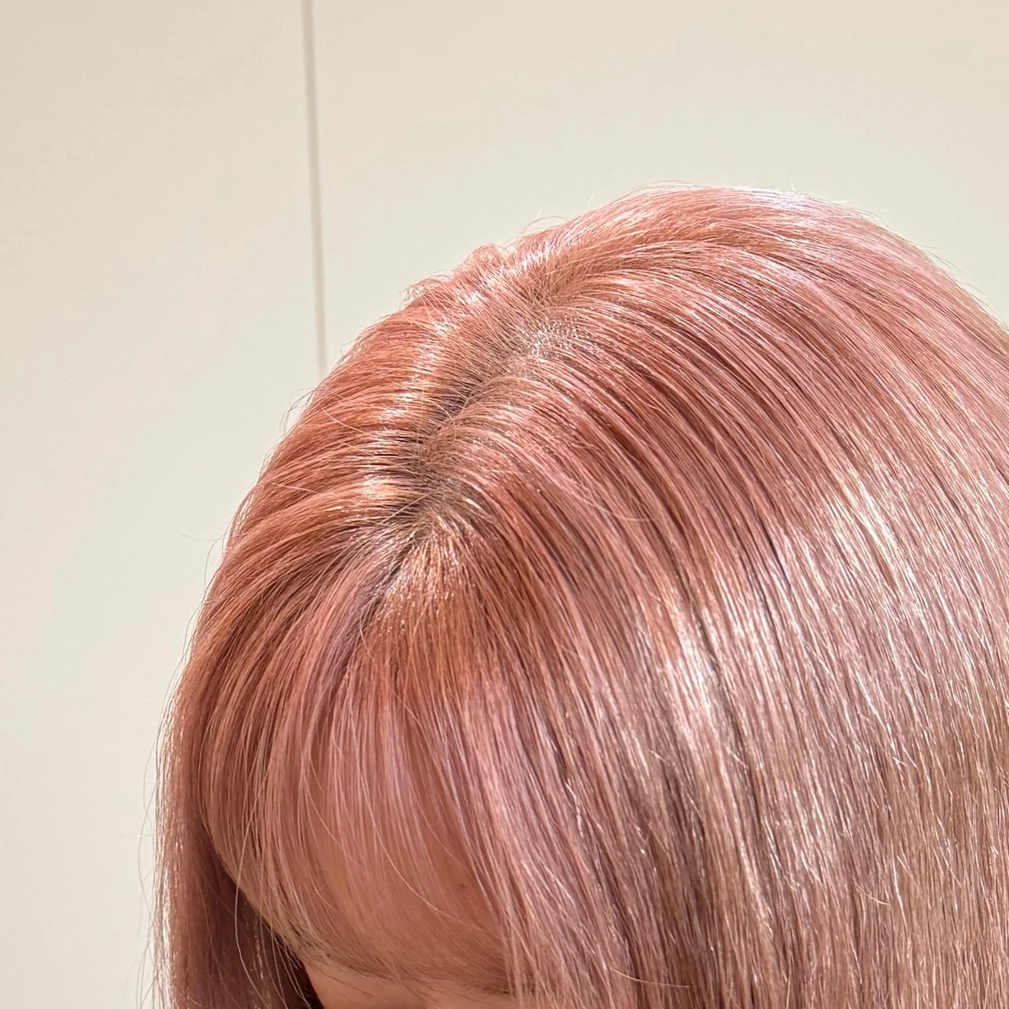 ミディアム カラー ヘアカラー hina 🛋️ブリーチカラーのヘアスタイル