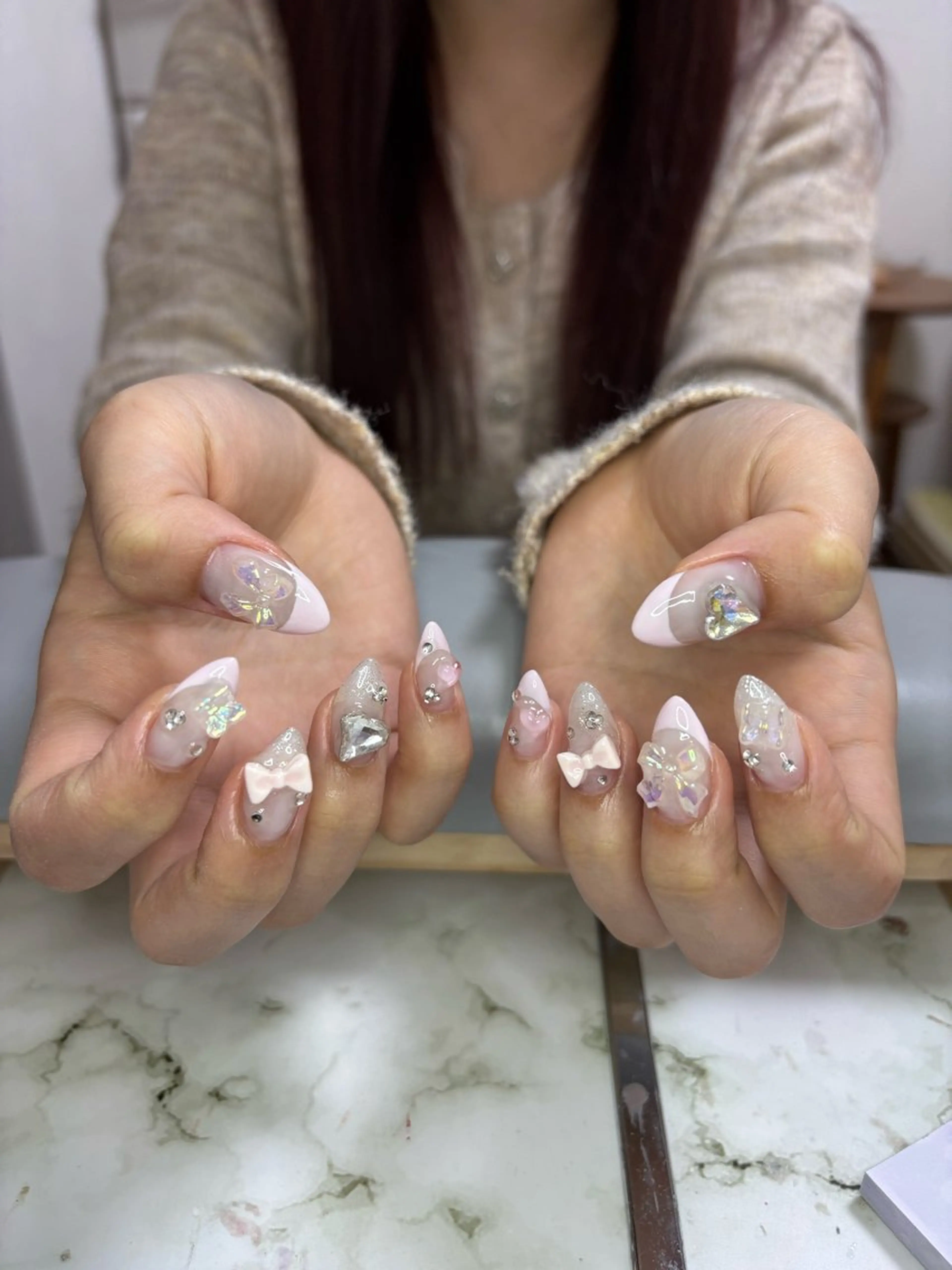 ハンドネイル（アート10本まで、自店オフあり，他店オフプラス➕500円)の写真