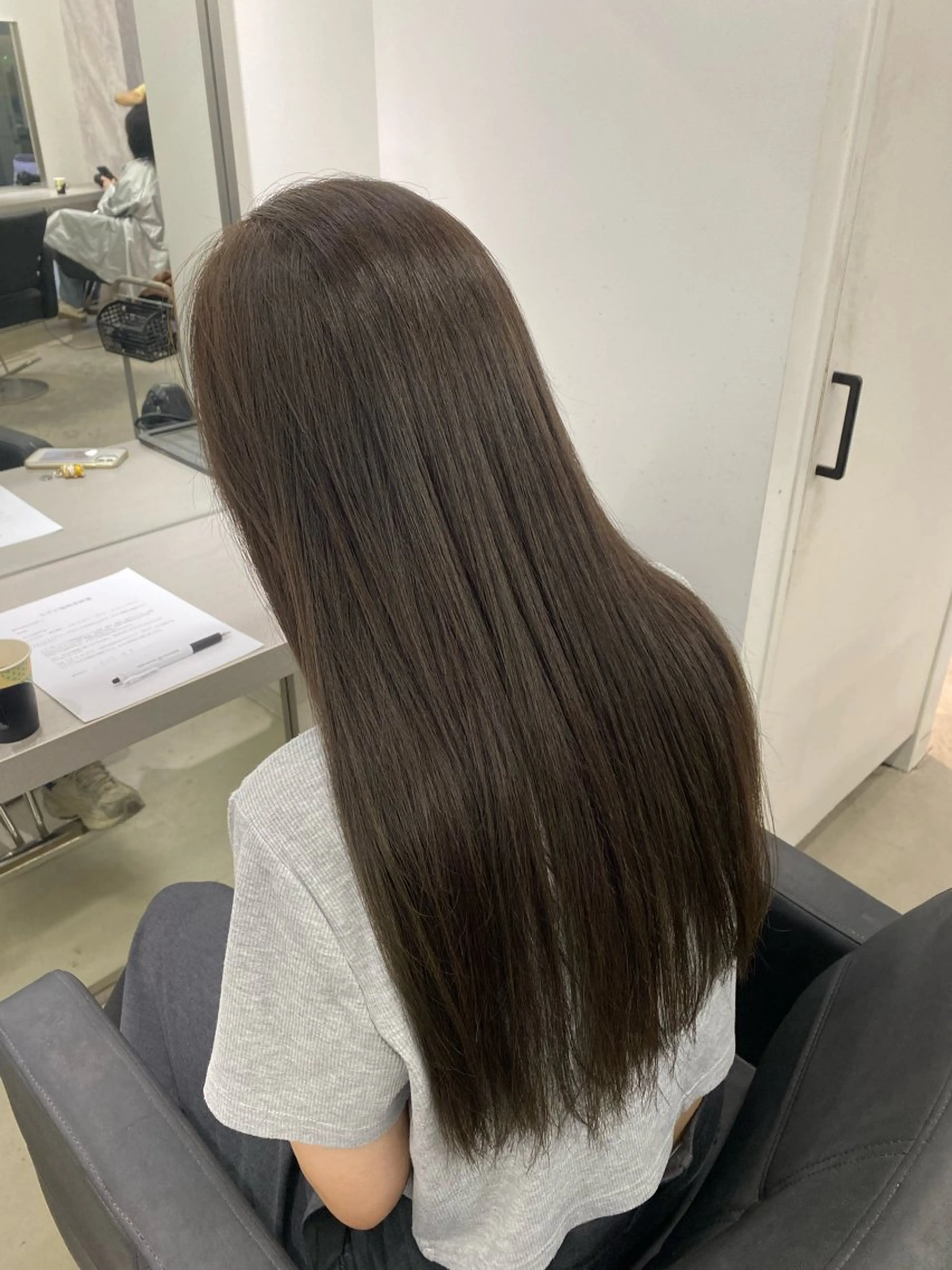 カラー ブラウンカラー オリーブブラウン towa / EIGHTのヘアスタイル