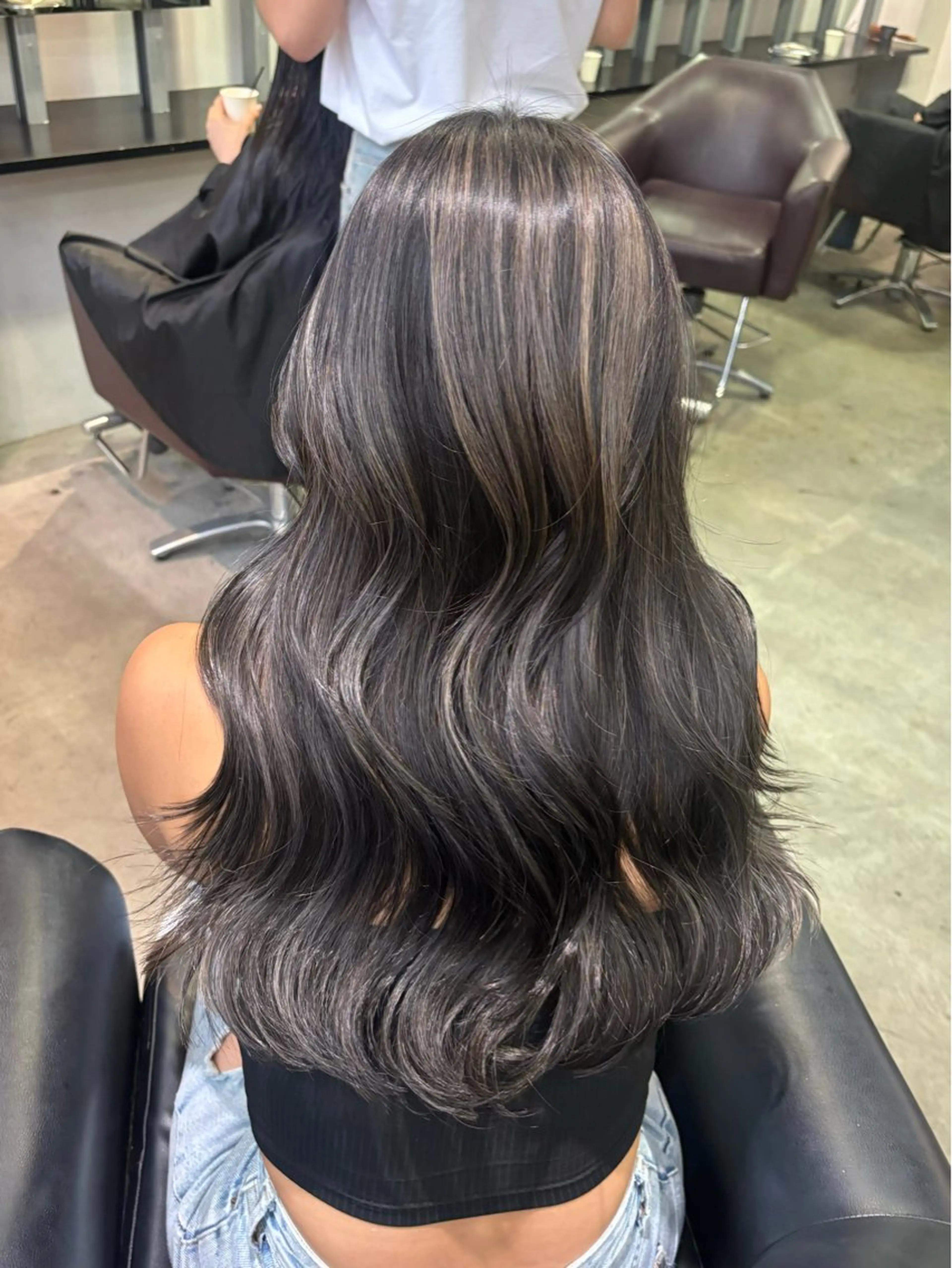 ロング カラー ヘアカラー トリートメント オリーブベージュ 🫒🩶Rianaのヘアスタイル