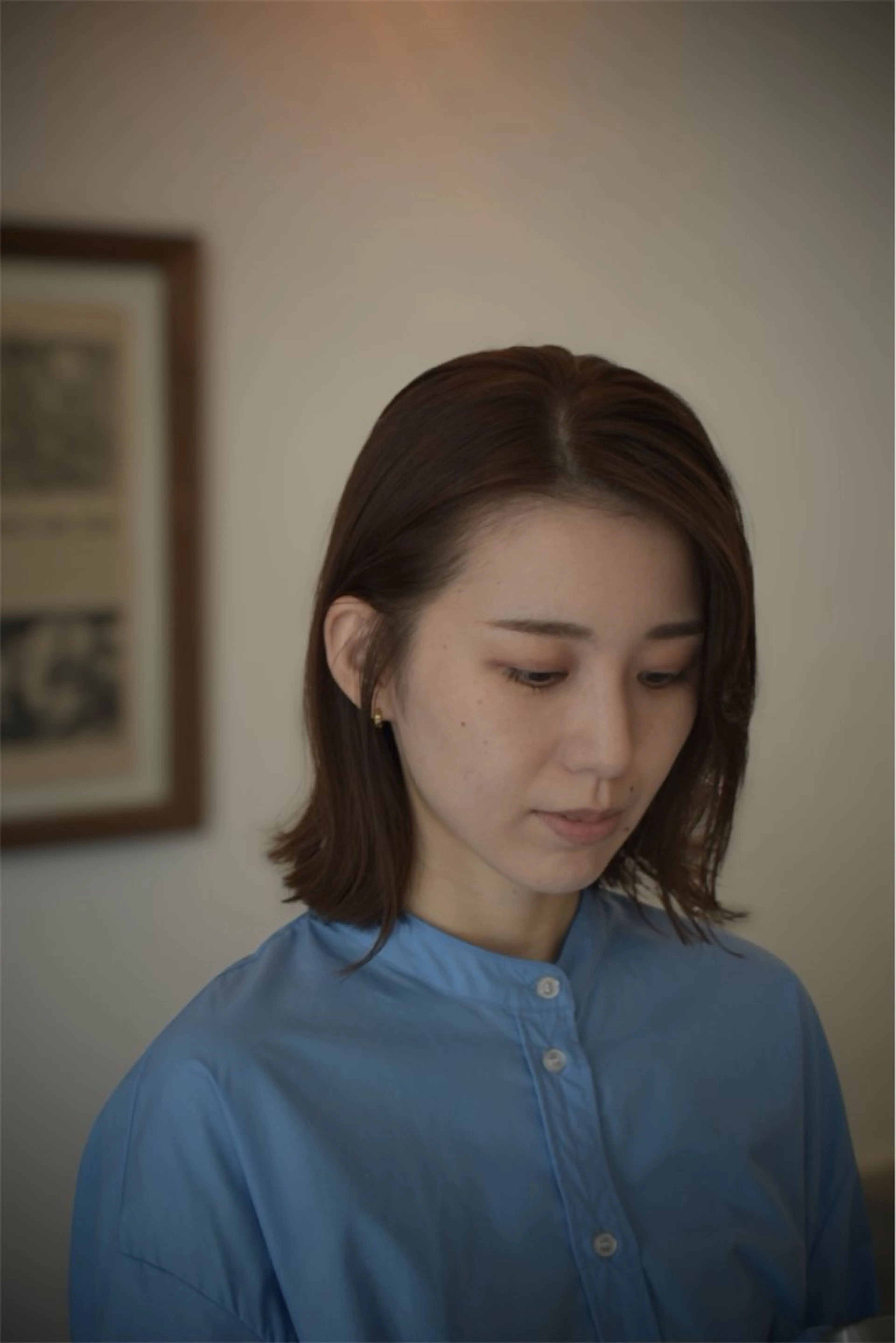 ミディアム カラー 岩村 夏姫のヘアスタイル