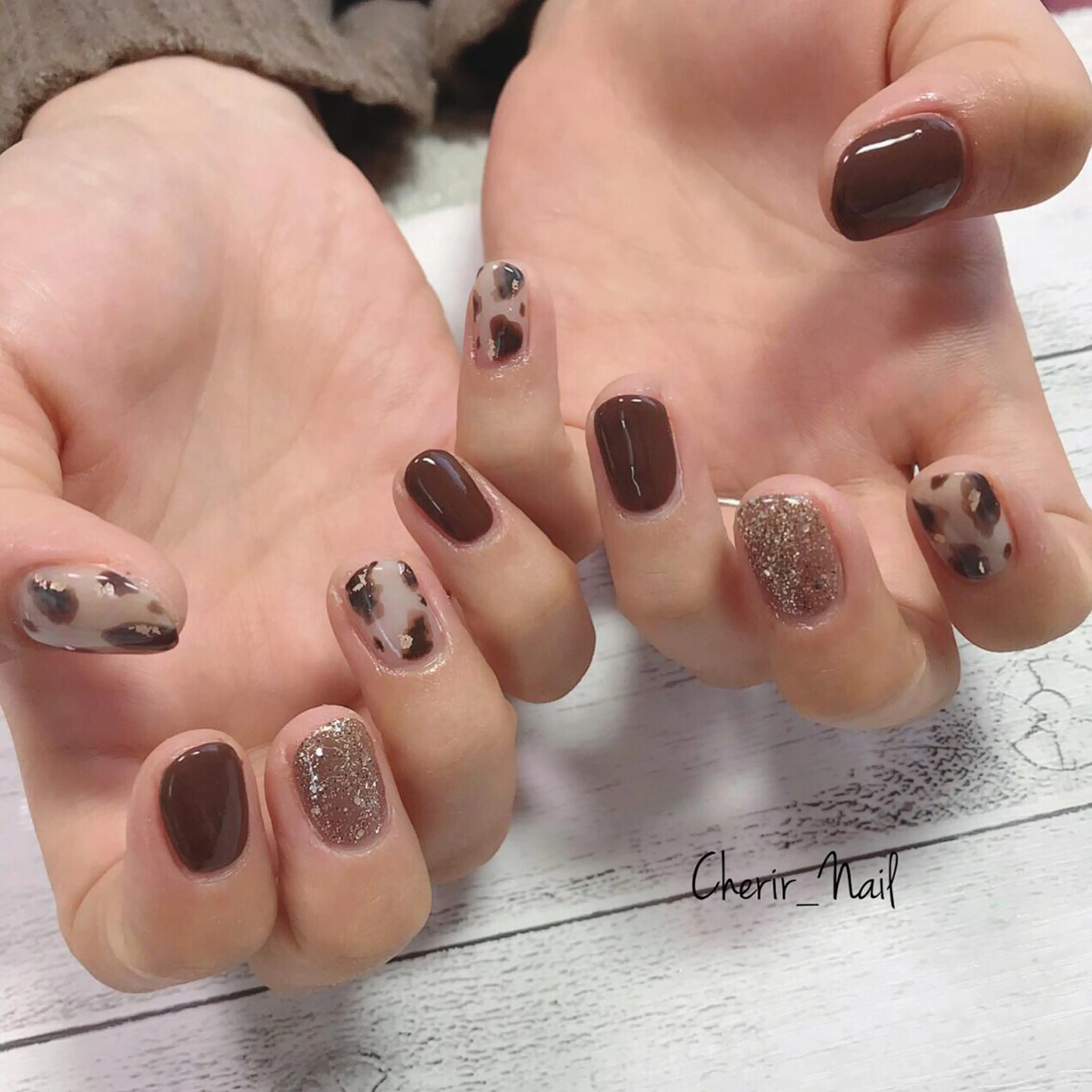 ネイル アートネイル べっ甲ネイル ブラウン ラメ(グリッター) ニュアンスネイル Cherirnail kaoriのネイルデザイン