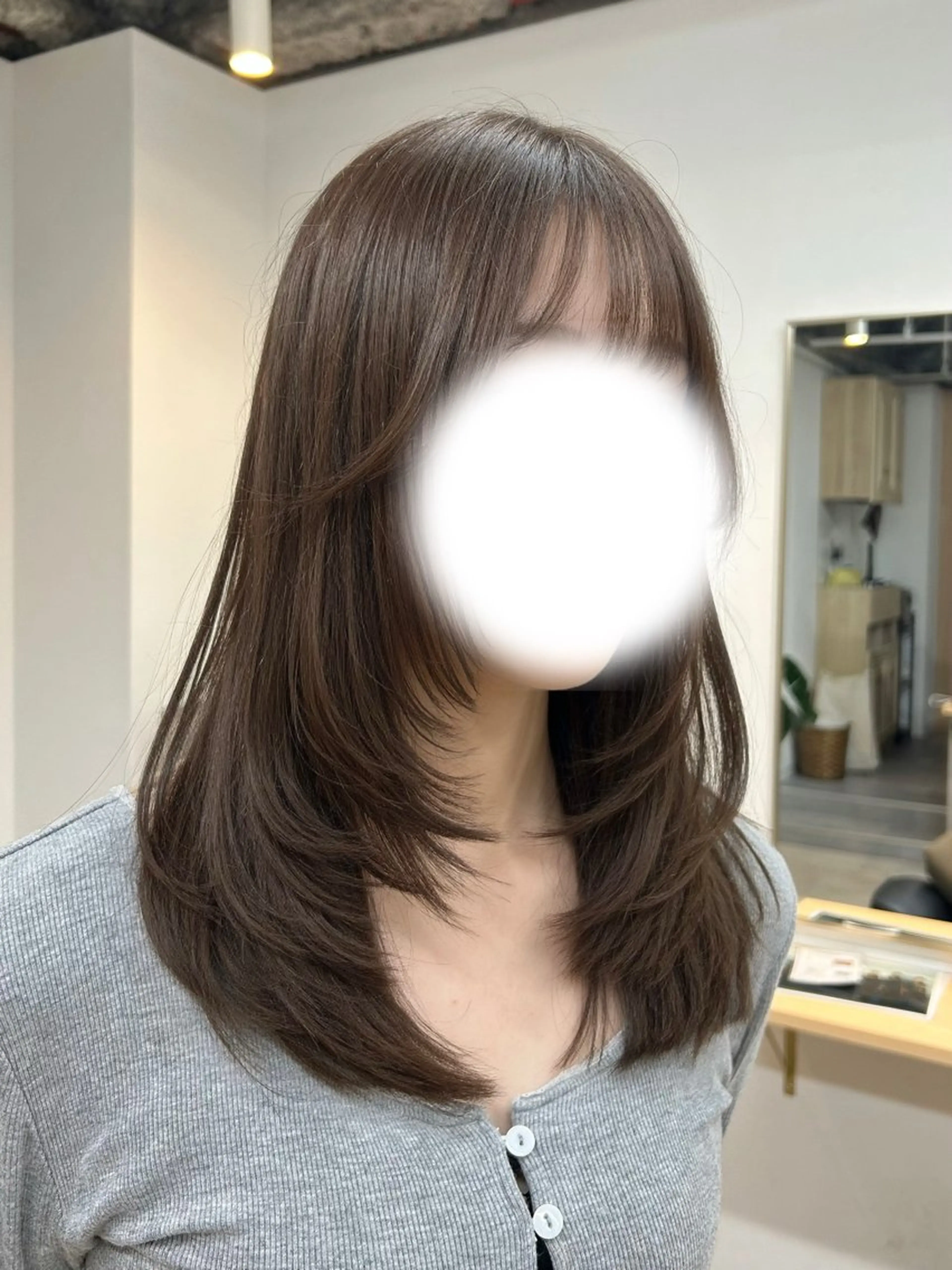 セミロング カラー ブラウンカラー 韓国風ヘア レイヤーカット カット ヘアカラー トリートメント 艶カラー/レイヤー/ ハイトーン/まなみのヘアスタイル