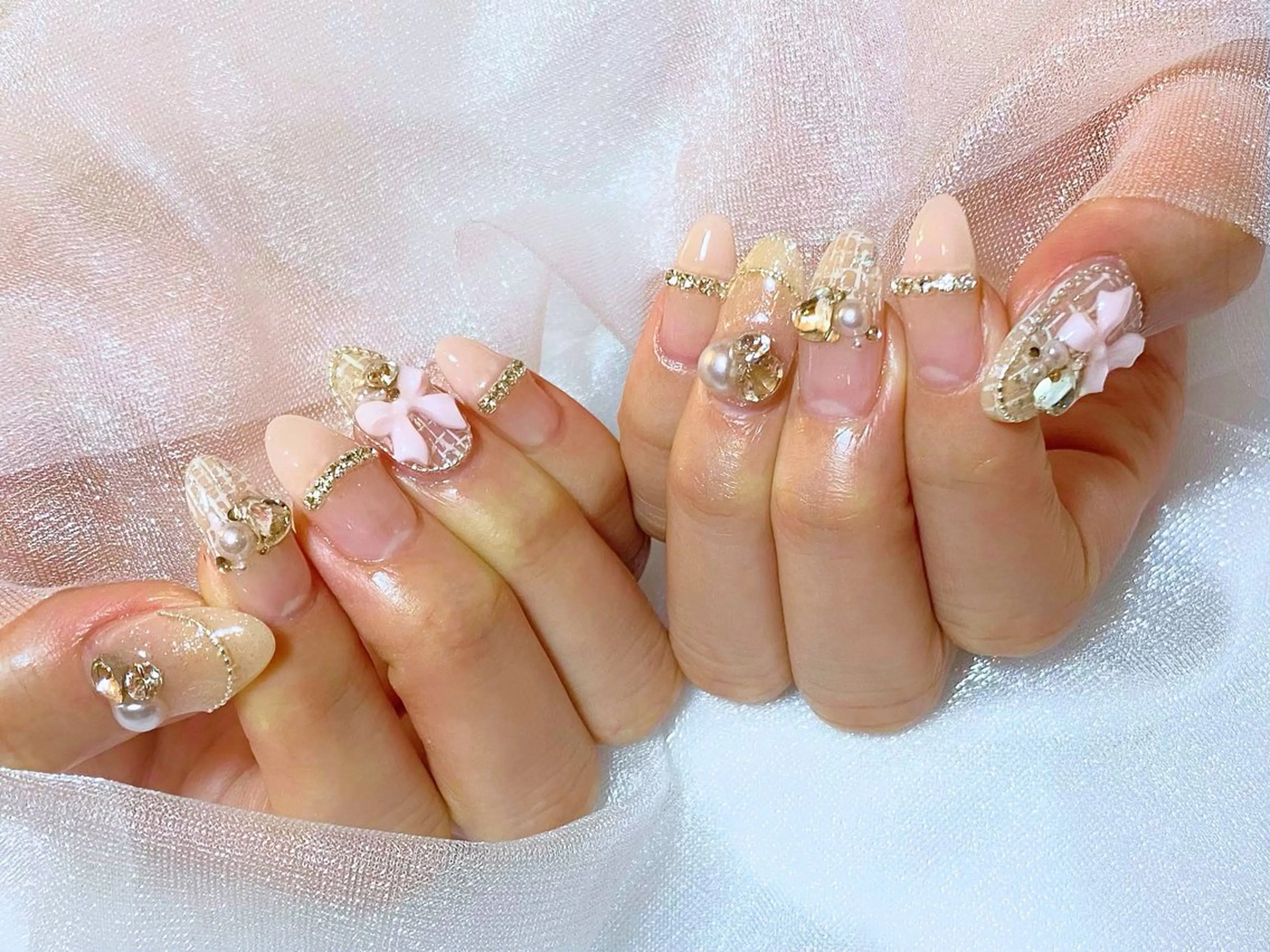 ネイル 韓国ネイル リボン ワンホンネイル nail salon c houseのネイルデザイン