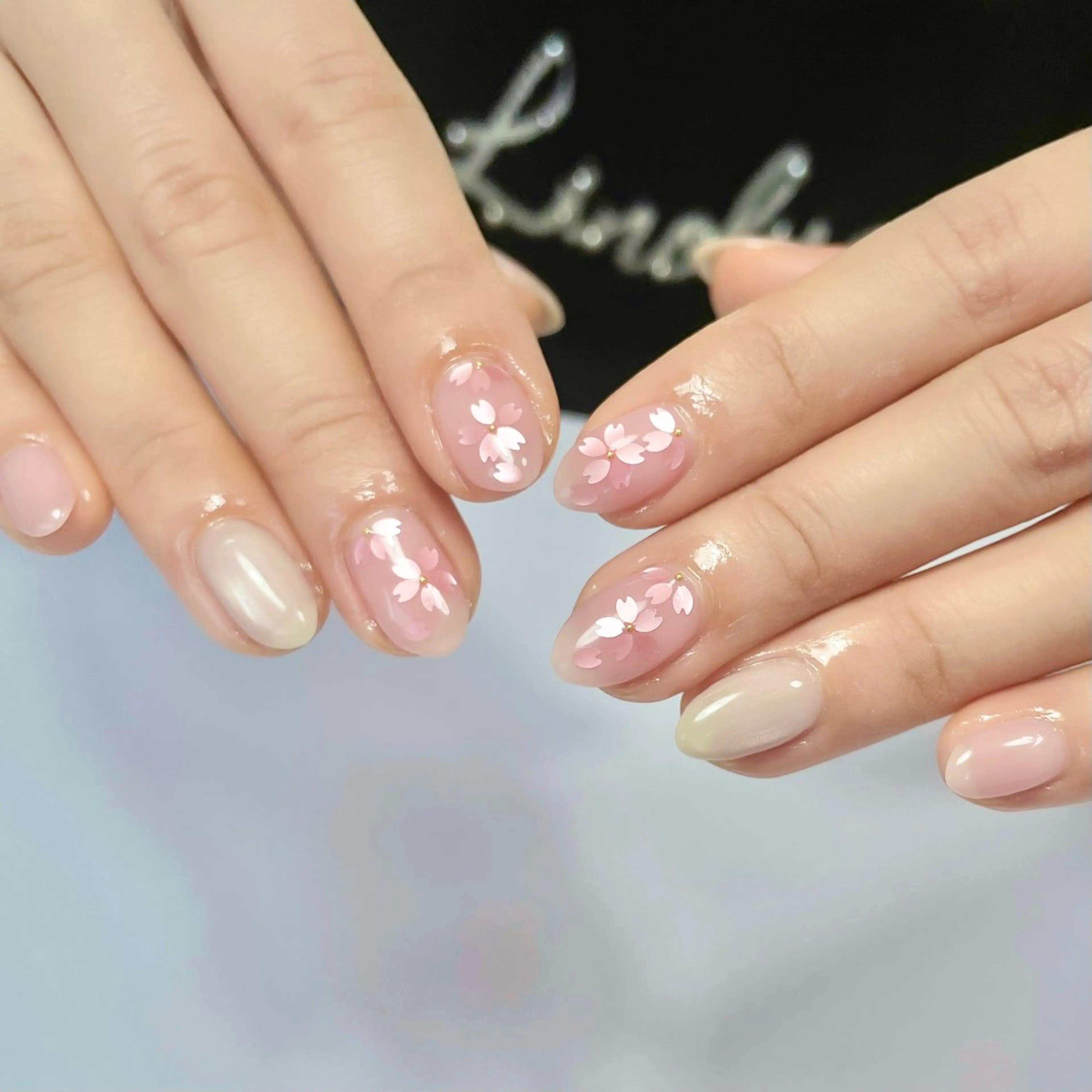 ネイル 桜ネイル ラメ(グリッター) ピンク シンプルネイル 春ネイル Chicchi 加茂宮駅徒歩3分のネイルデザイン