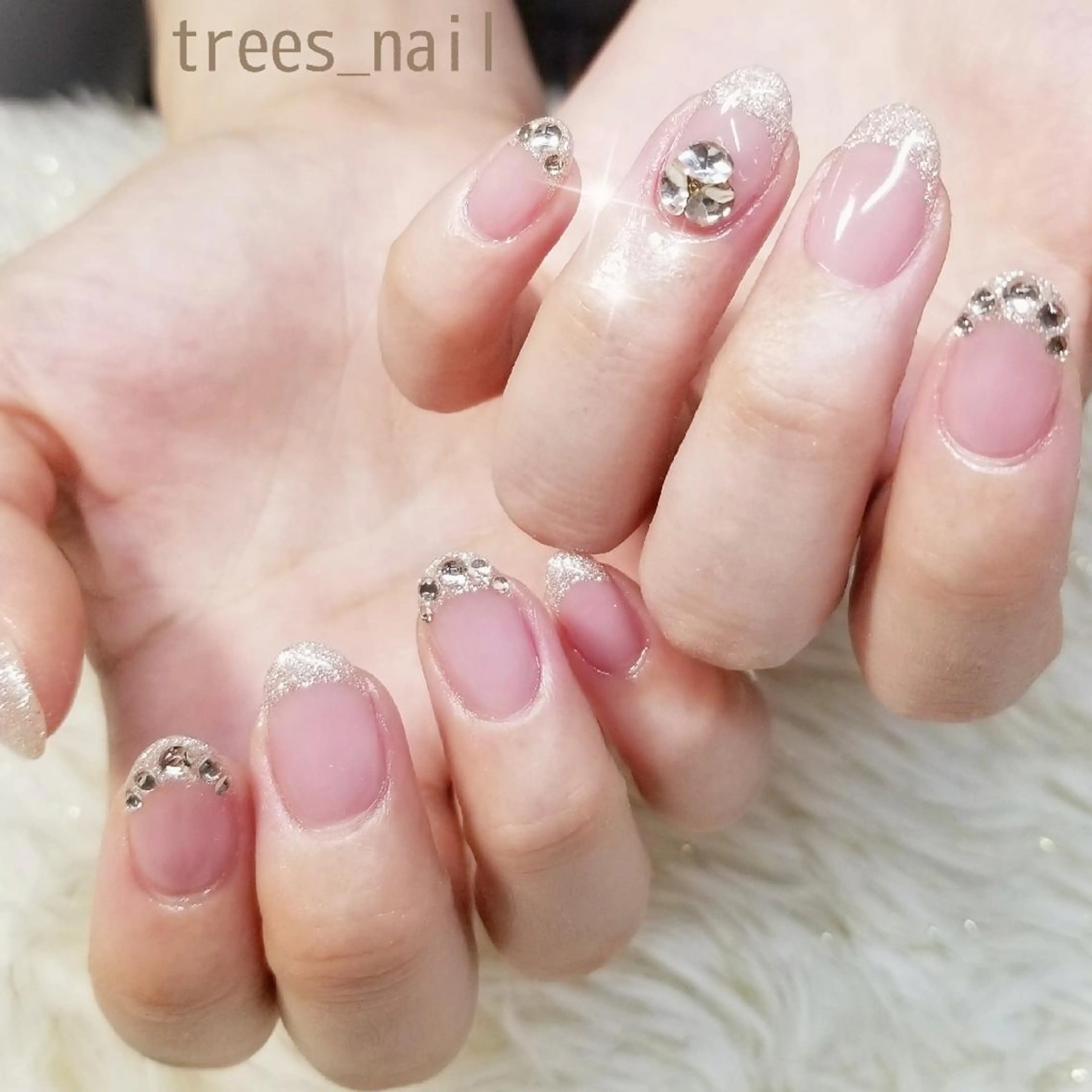 ネイル フレンチネイル ラメ(グリッター) ピンク シルバー ハンドネイル フットネイル trees_ nailのネイルデザイン