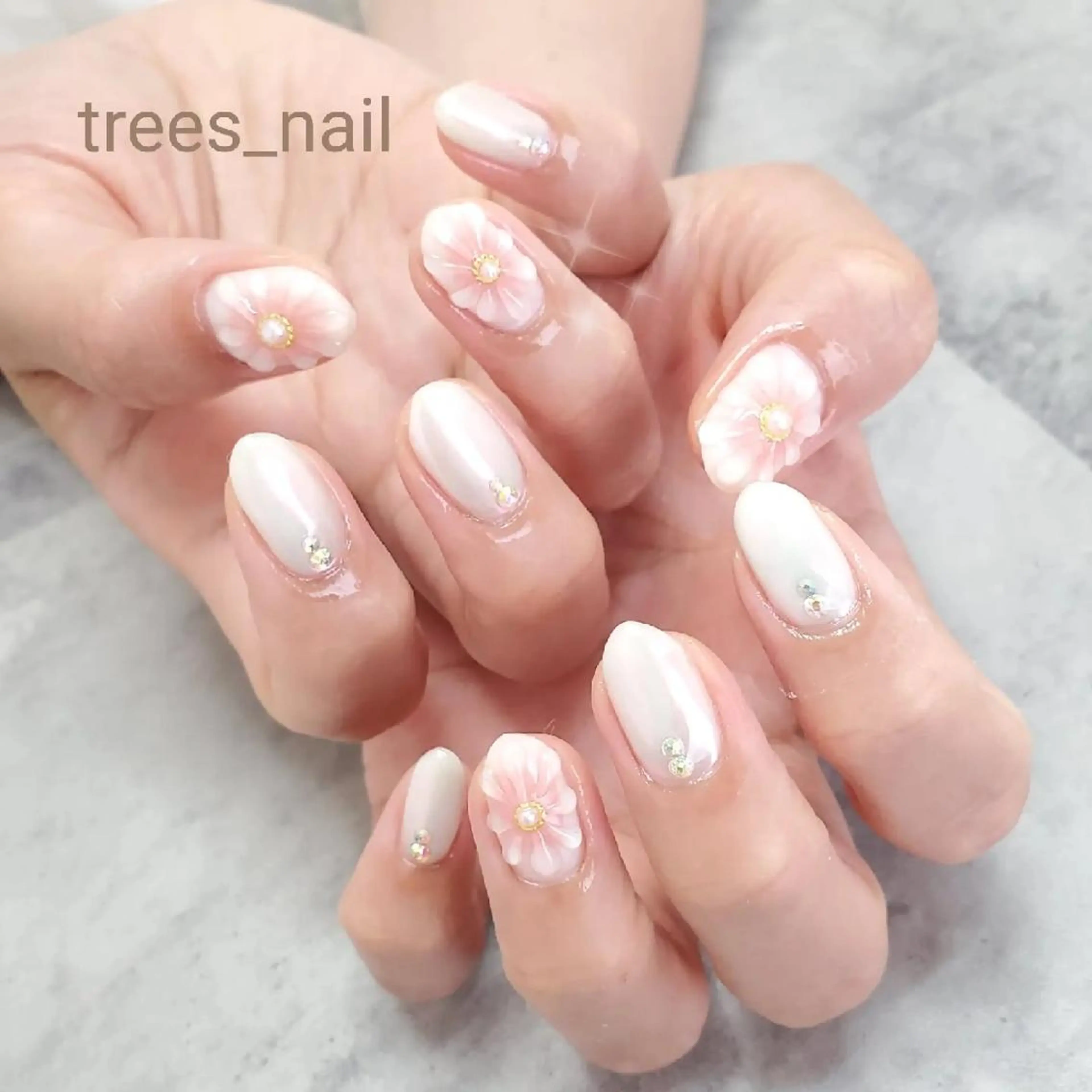 ネイル オーロラネイル フラワーネイル ガーリー ミラーネイル ピンク ハンドネイル フットネイル trees_ nailのネイルデザイン